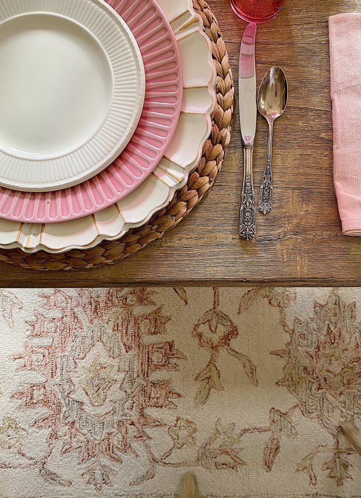 The Best Farmhouse Dining Room Rug Colors