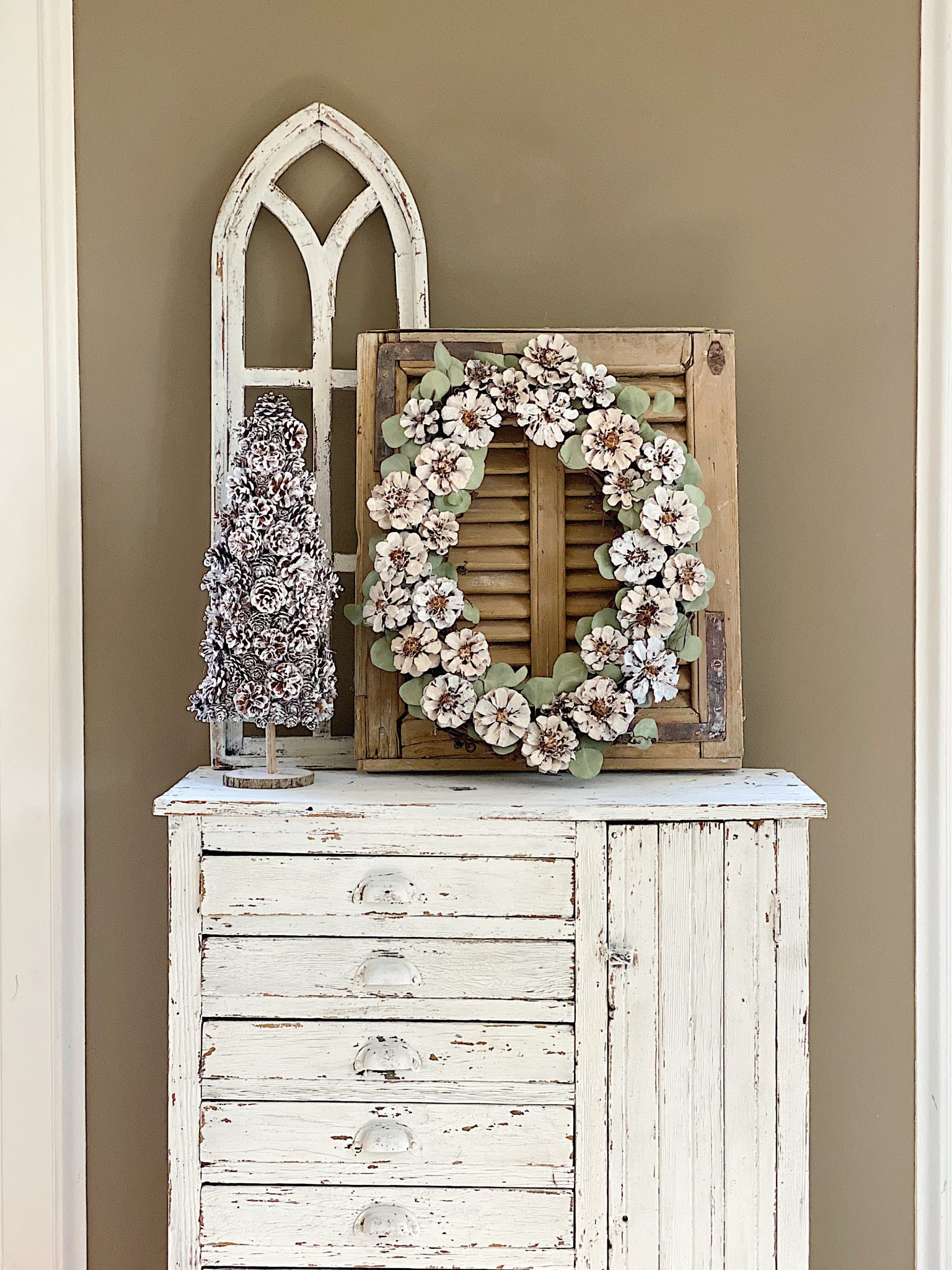 Winter White Pine Cone Wreath DIY