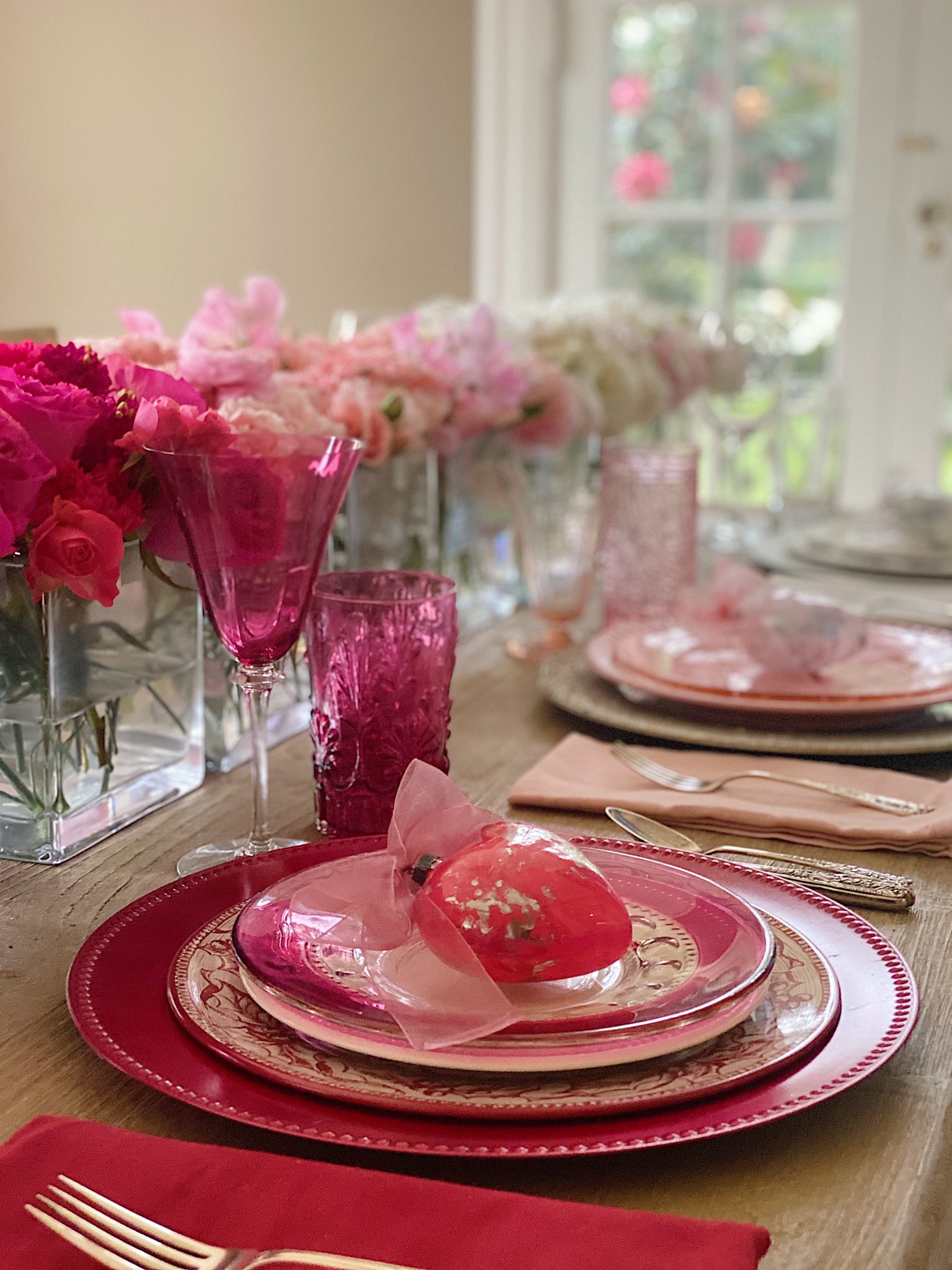 Valentine's Day Table Decorations Shades of Pink