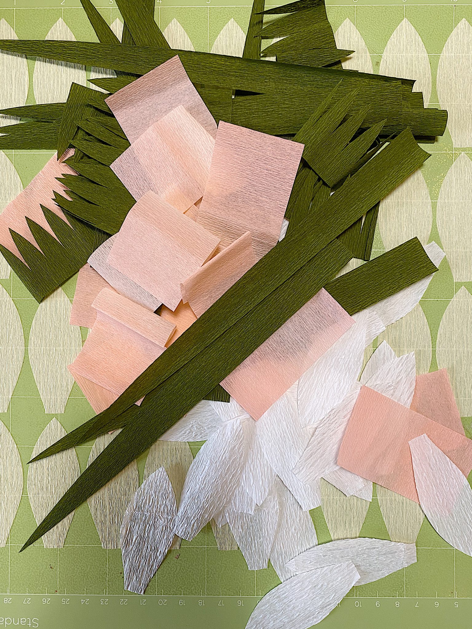 How to Make Easy Paper Flower Daffodils 3