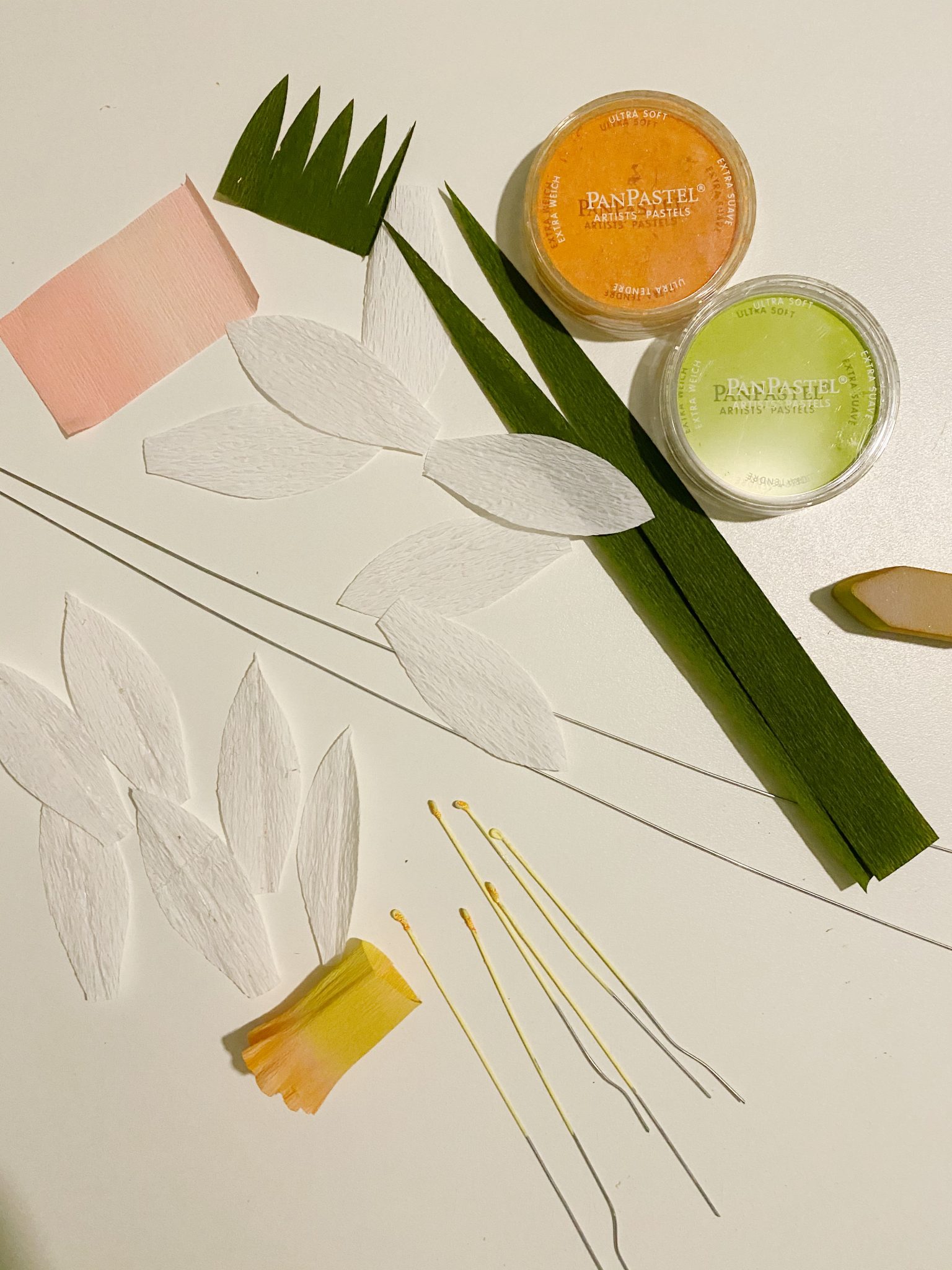 How to Make Easy Paper Flower Daffodils 4