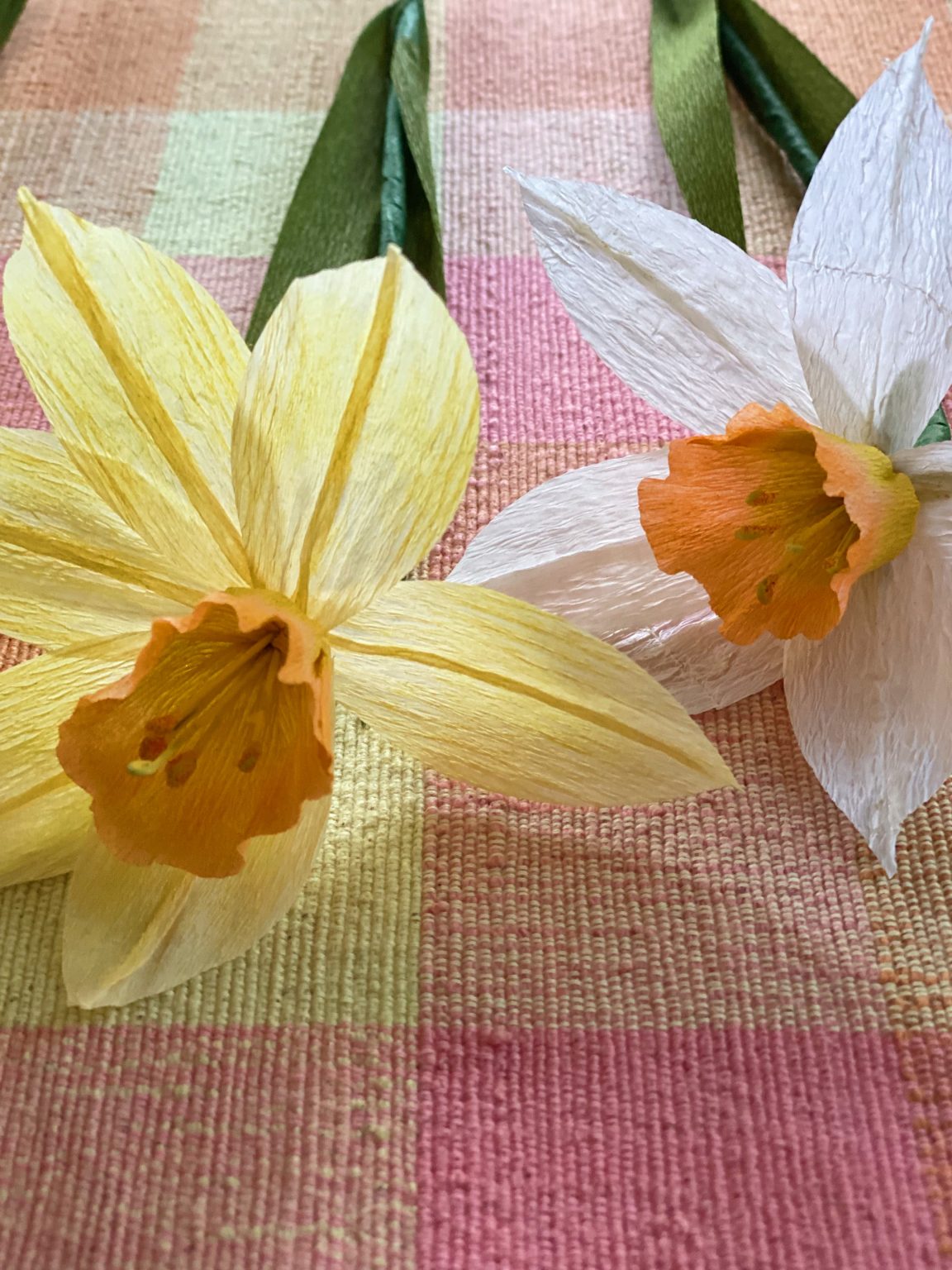 How to Make Easy Paper Daffodils Flowers MY 100 YEAR OLD HOME