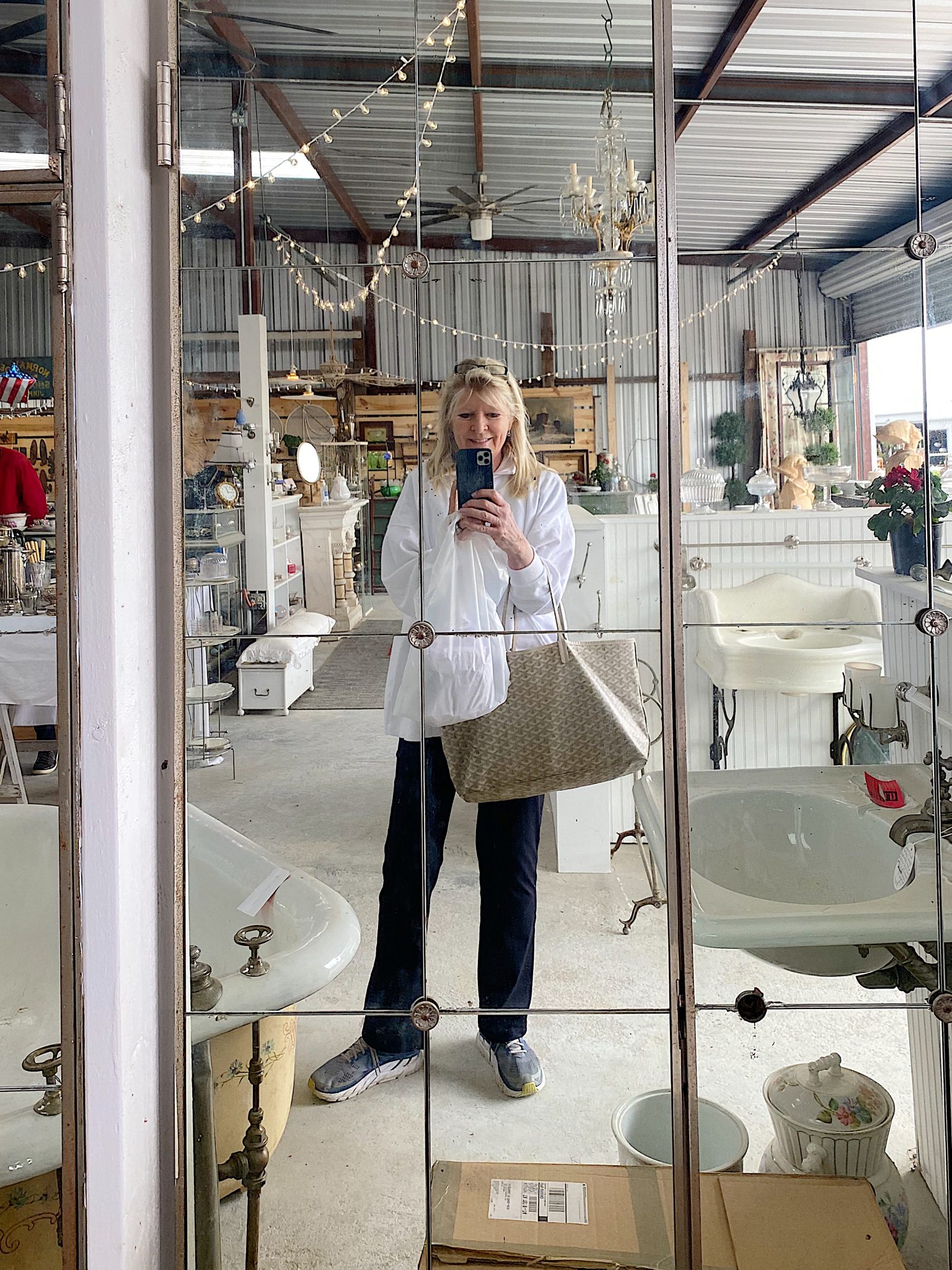 How to Plan a Trip to the Round Top Vintage Market