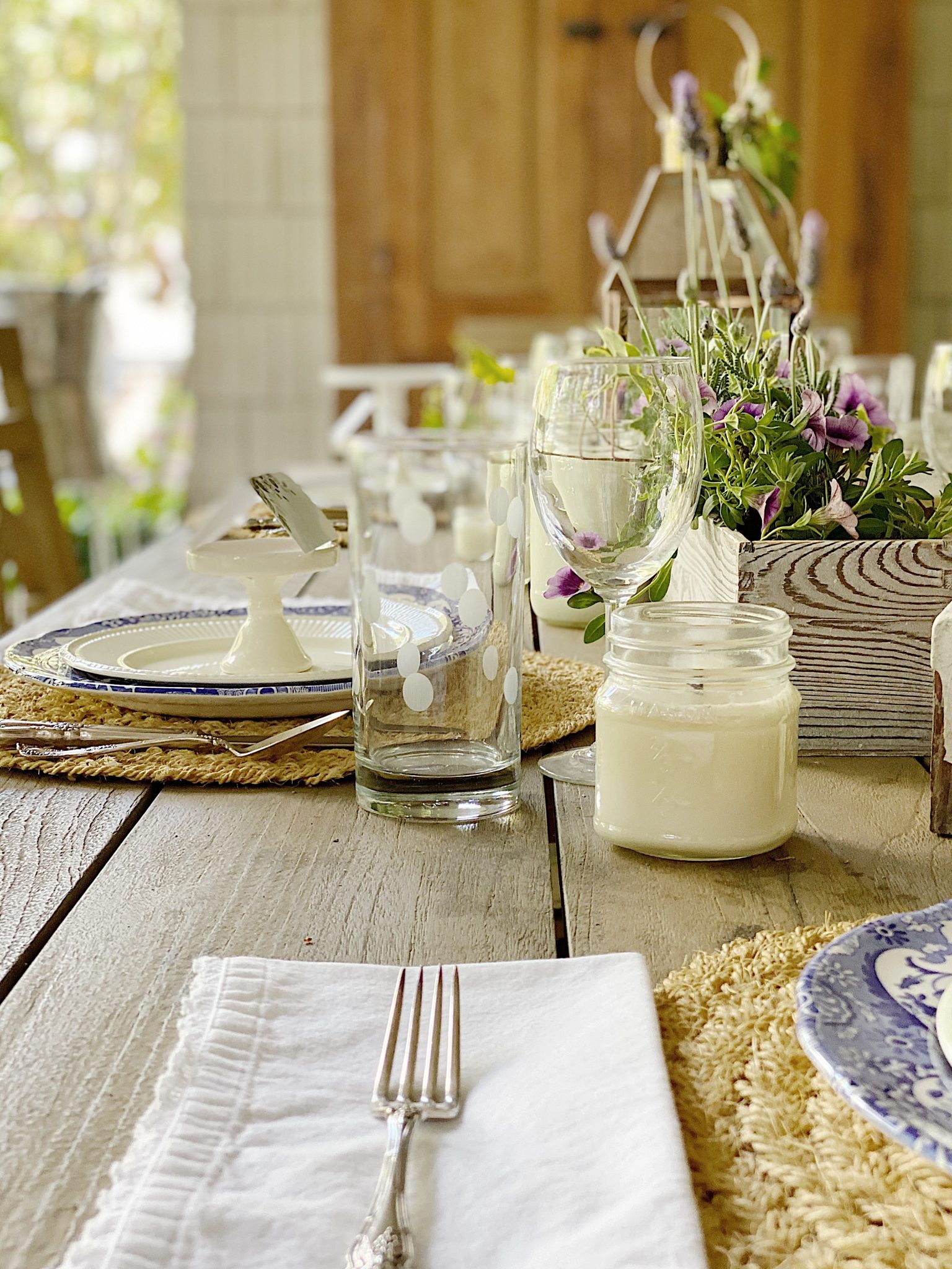 My Favorite Table Centerpiece Ideas for Outside Dining