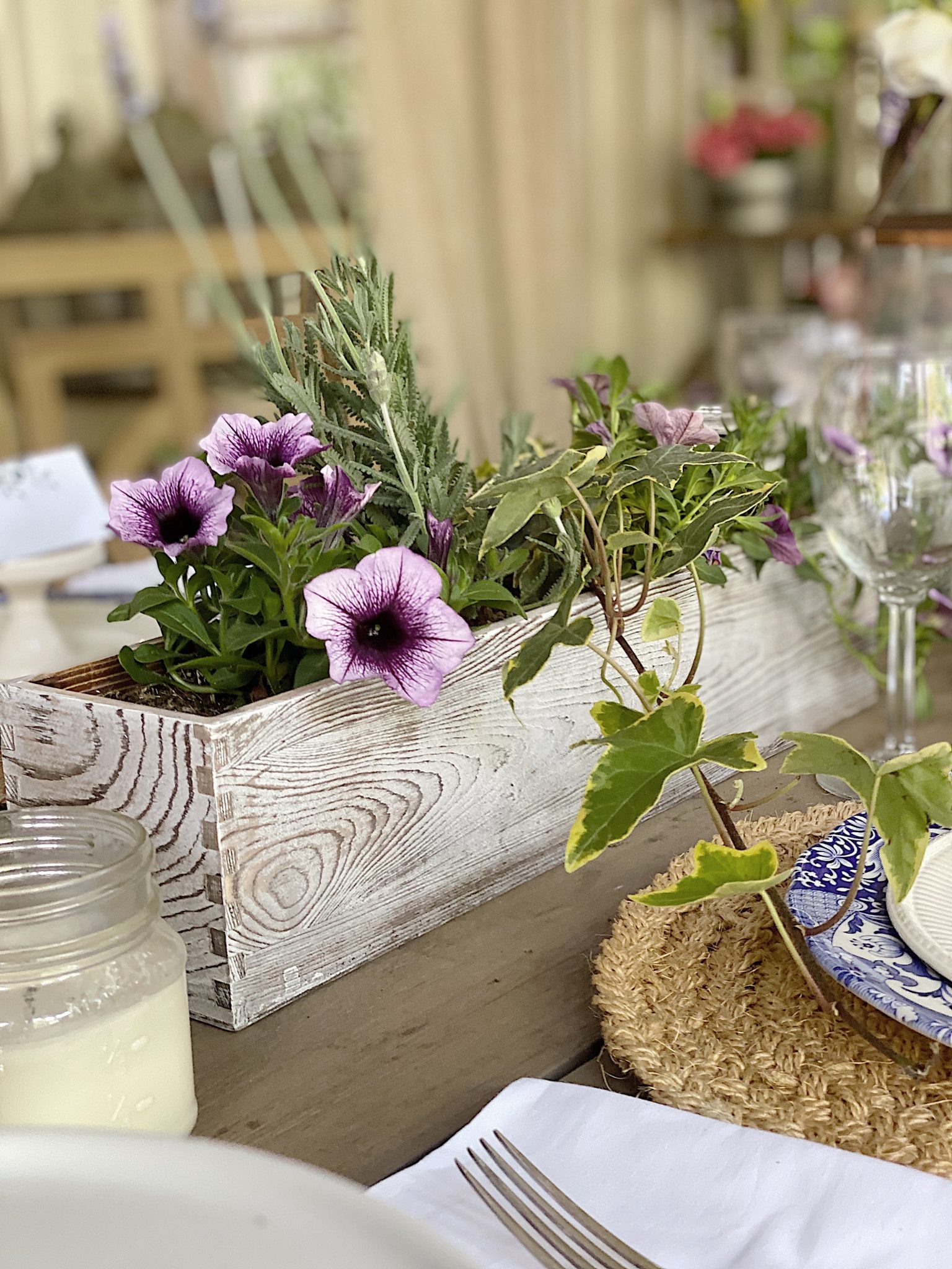 Table Centerpiece Ideas for Outside Dining