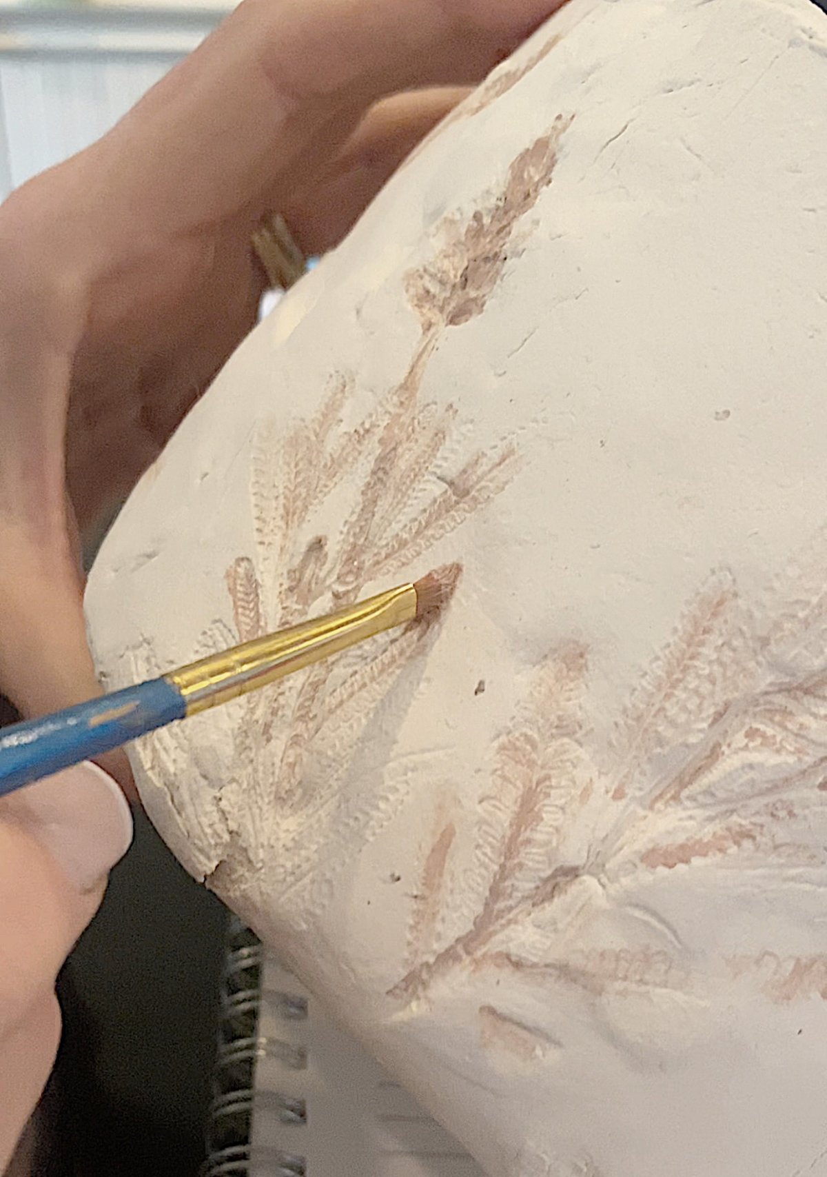Detail Painting Paper Clay Pot