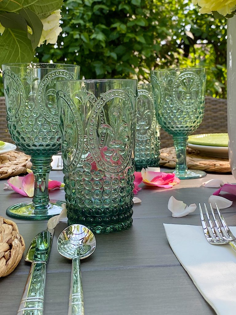 Outdoor Dining Plastic Glassware