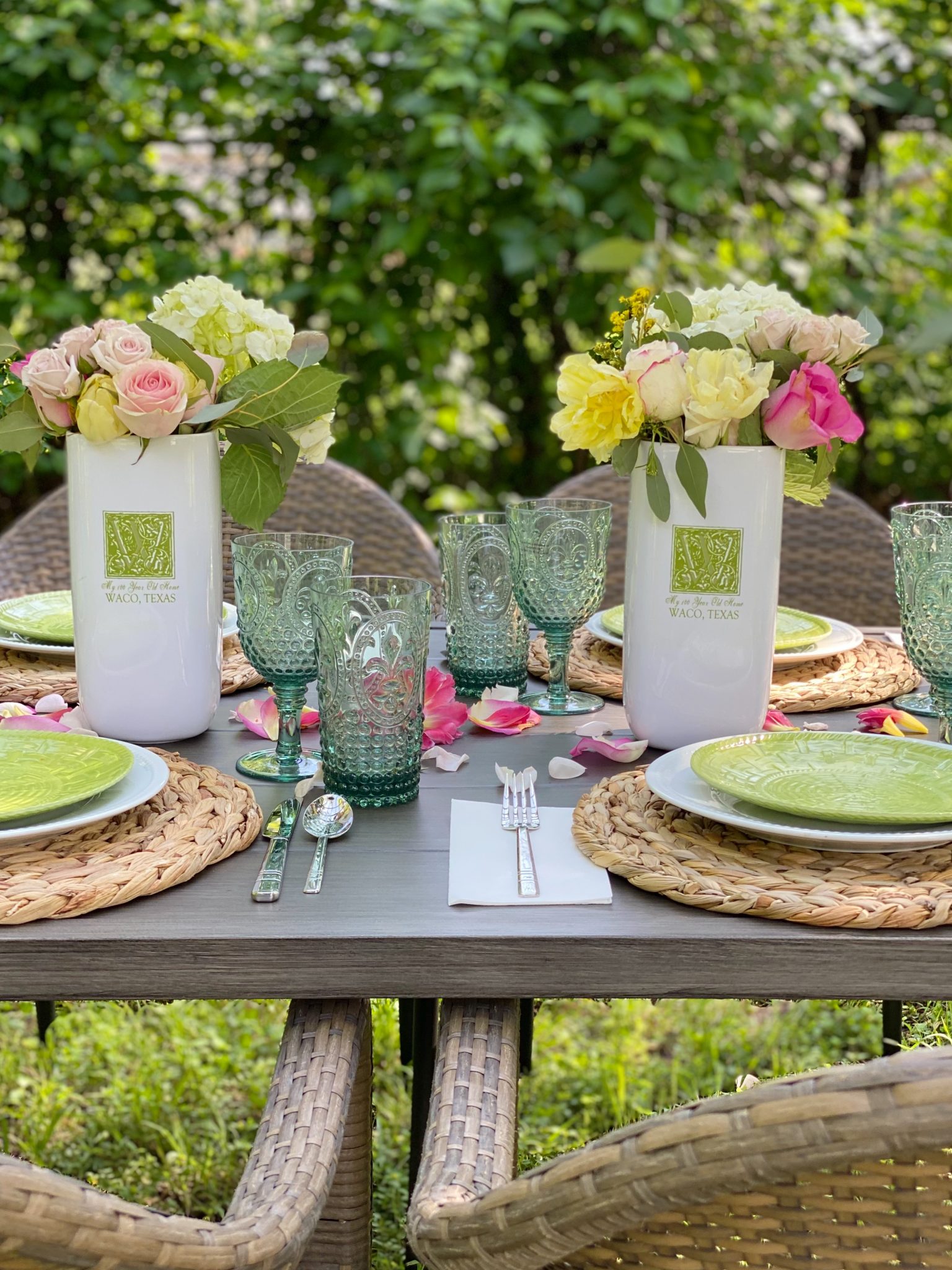 Outdoor Dining in the Garden