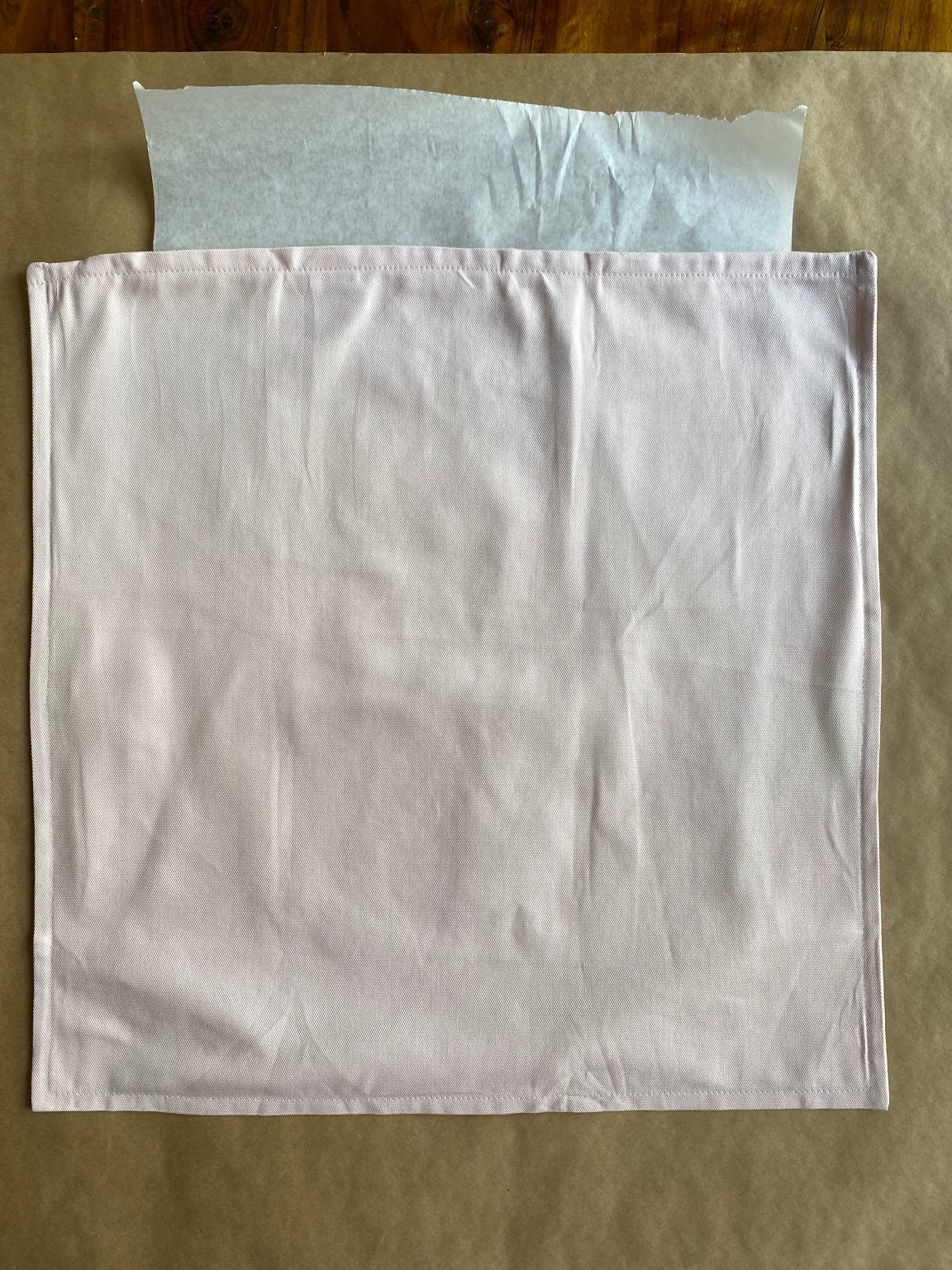 Gurli-pillow-with-Parchment-Paper