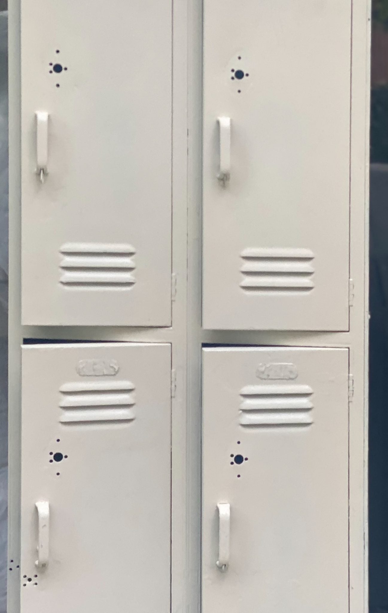 How to Paint Metal School Lockers