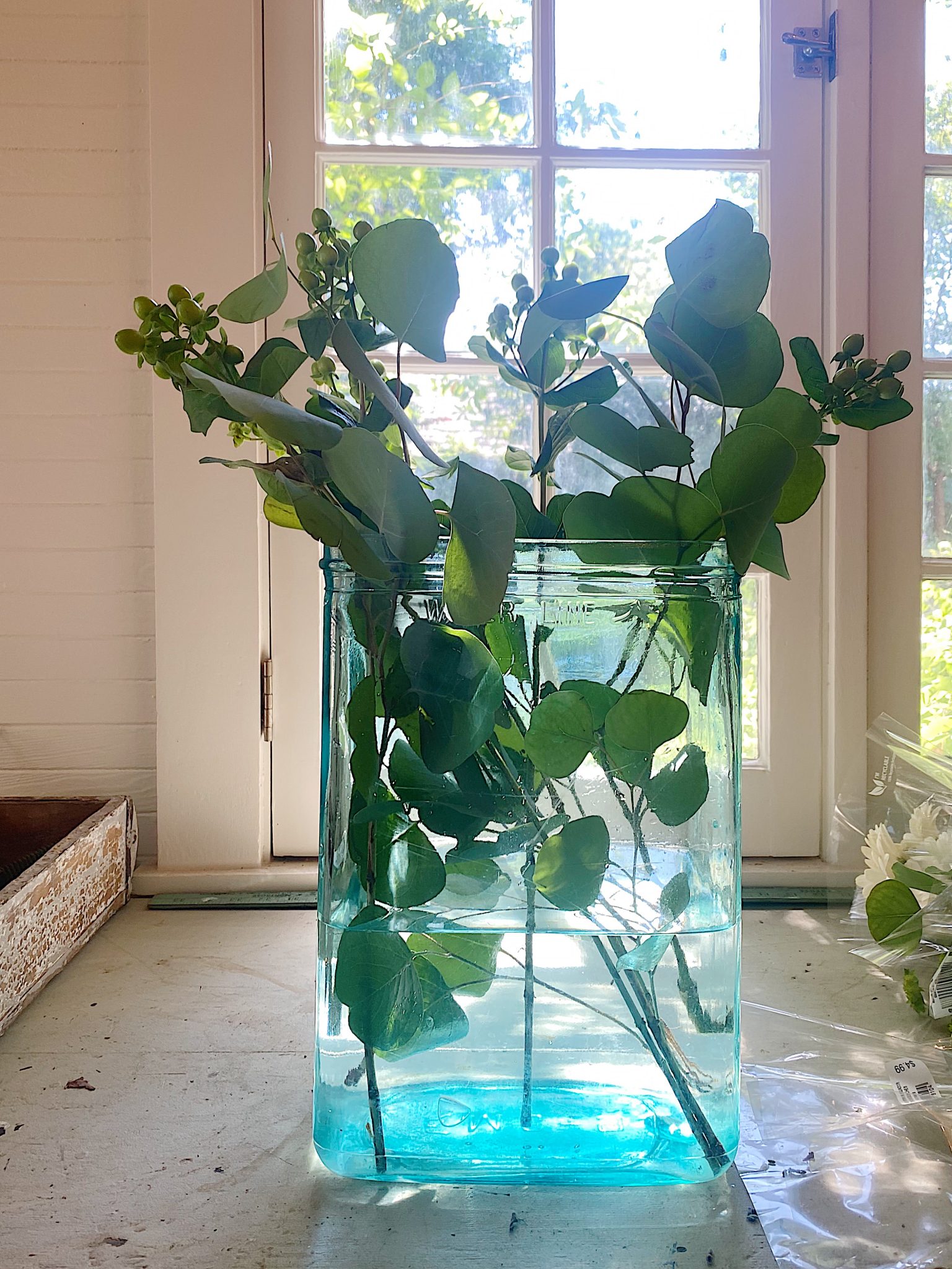 Arranging Flowers for Outdoor Dining