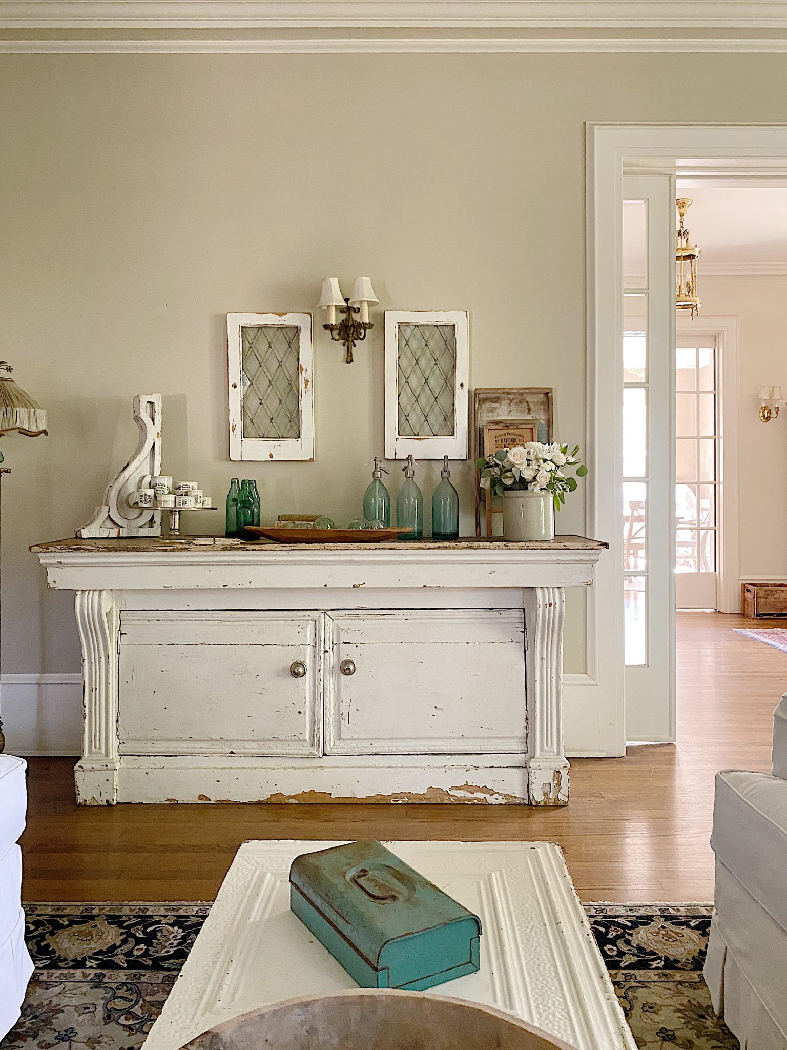 Summer Farmhouse Living Room Statement Piece