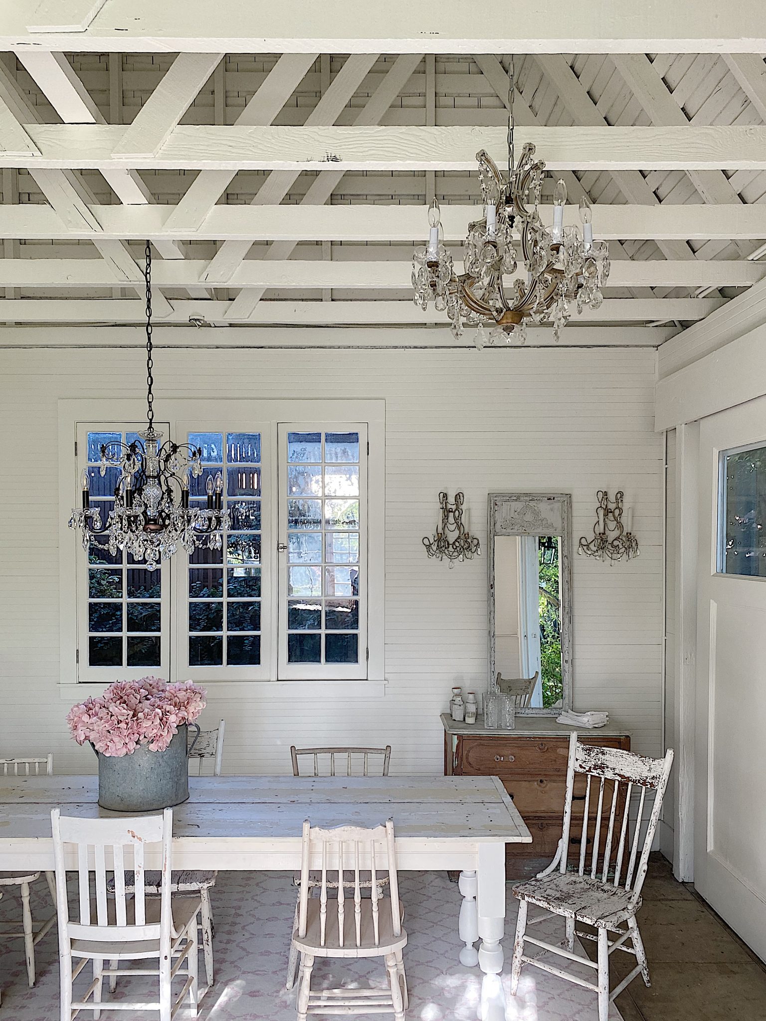 Tips to Buying a Vintage Chandelier