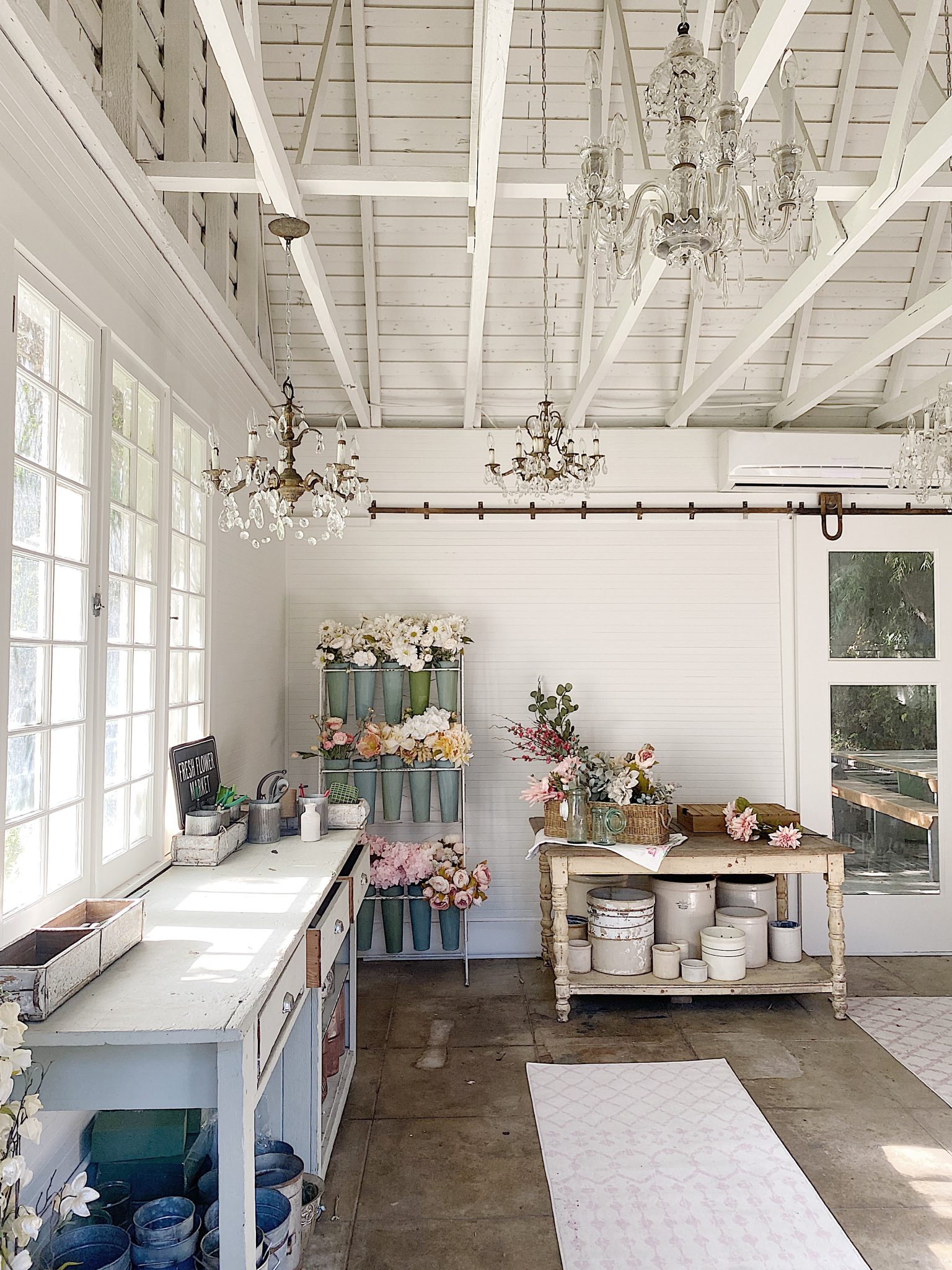 antique swap meet Tips to Buying a Vintage Chandelier