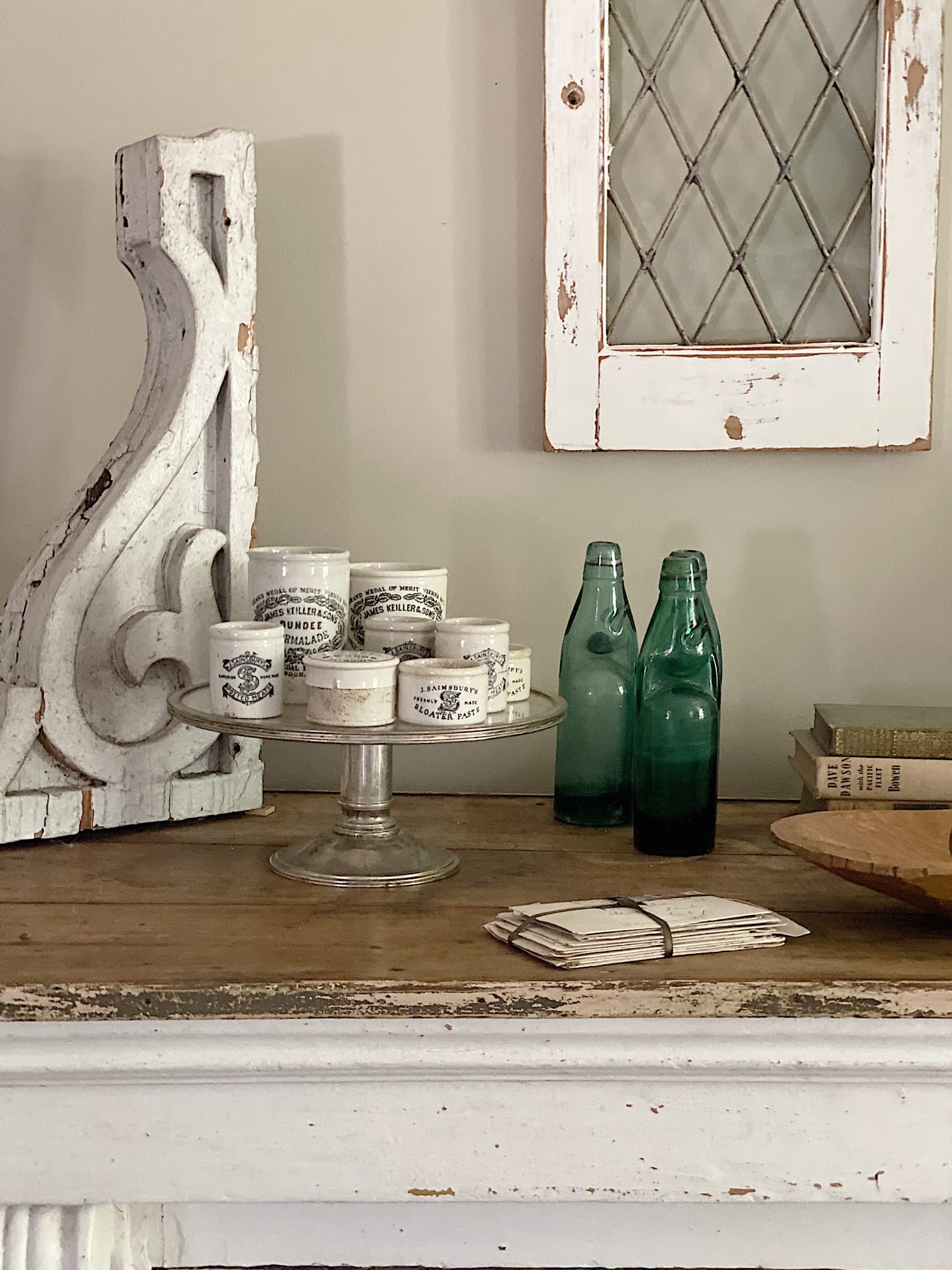Vintage Finds in Our Summer Farmhouse Living Room
