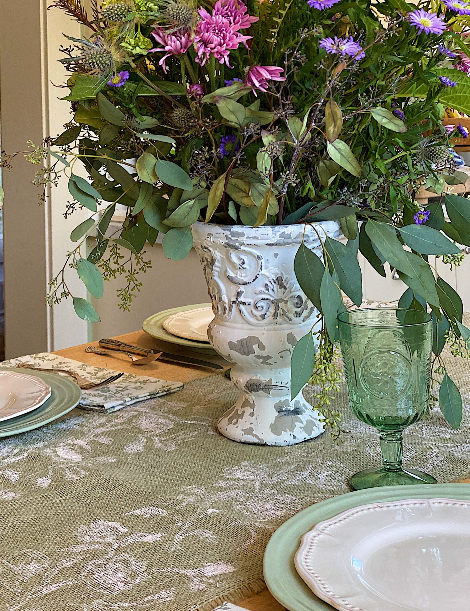 Burlap Table Runner DIY