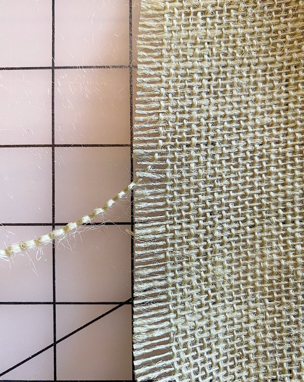 Burlap Table Runner How to Cut