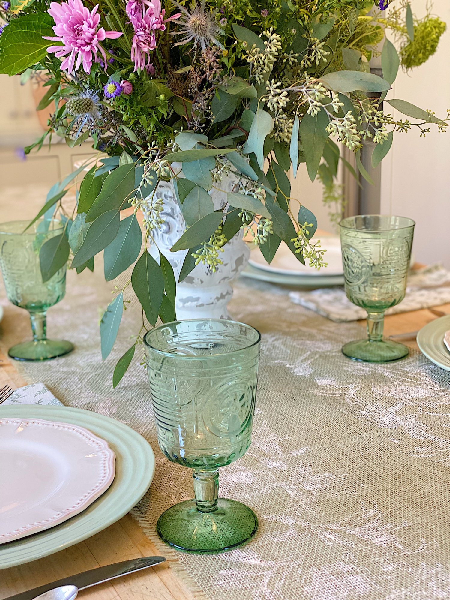 DIY Project Burlap Table Runner