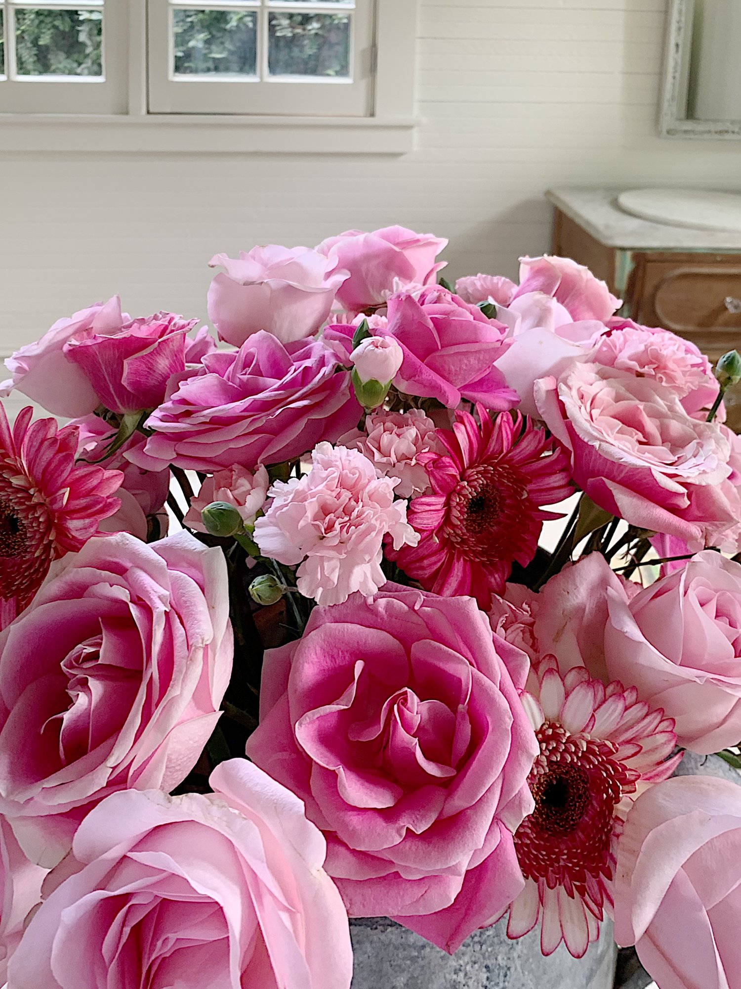 How to Keep Cut Flowers Fresh
