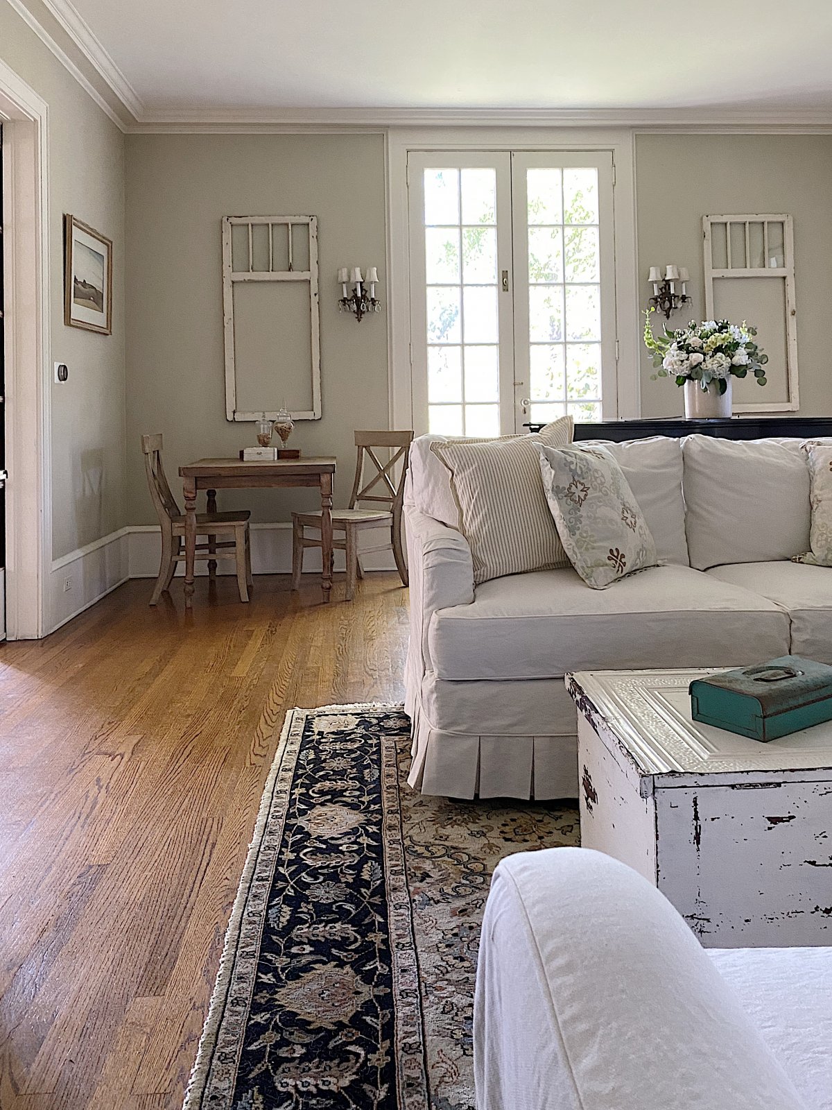 Summer Farmhouse Living Room