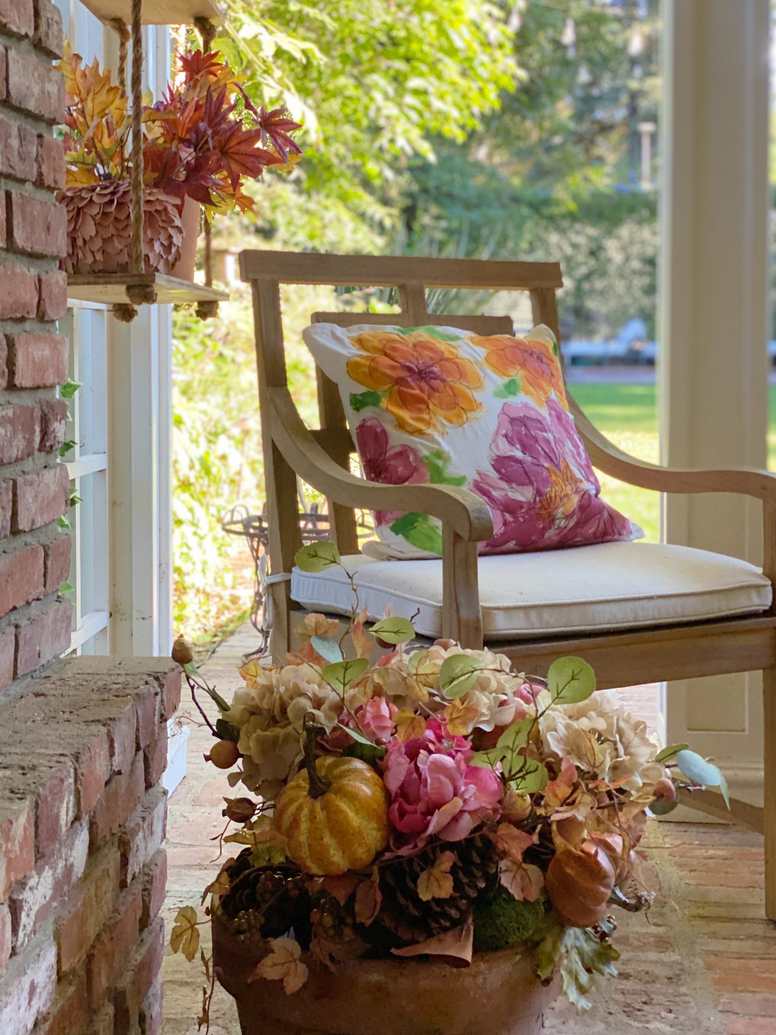 Decorate Your Home with Outdoor Fall Decor