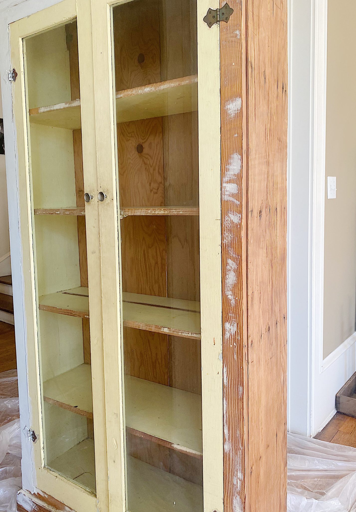How to Paint Furniture With Milk Paint