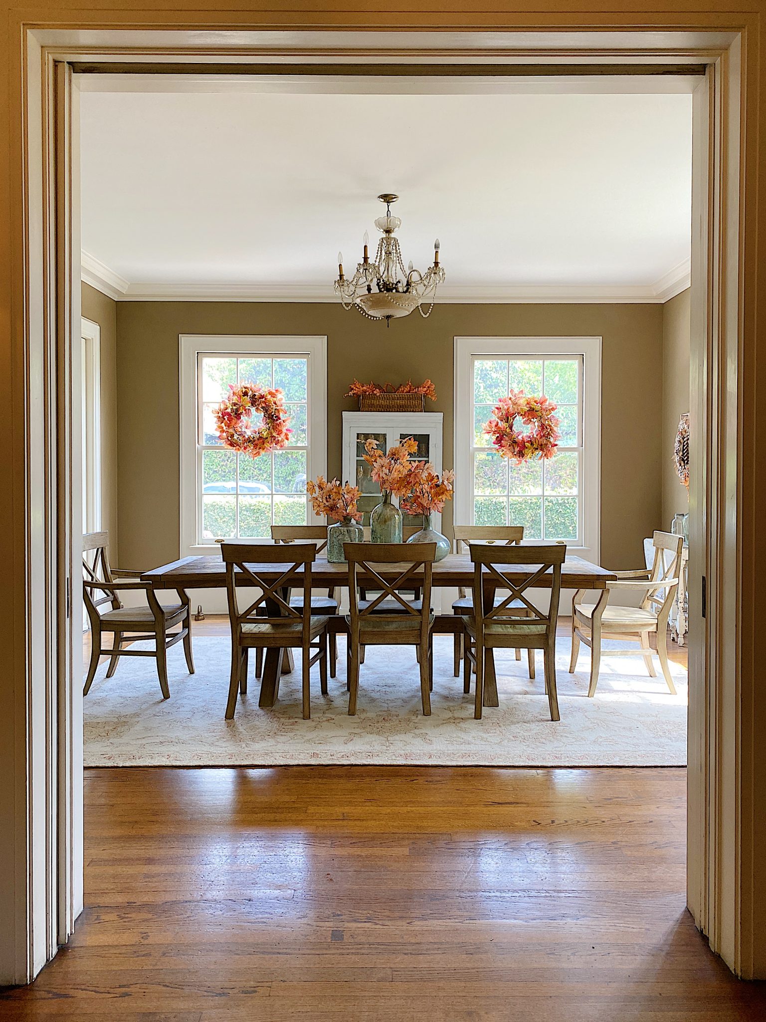 White Painted Furniture in the Dining Room