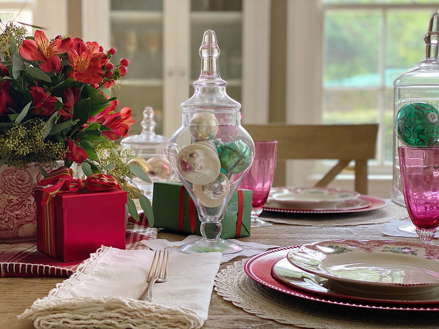 Christmas Dishes and Table Decor