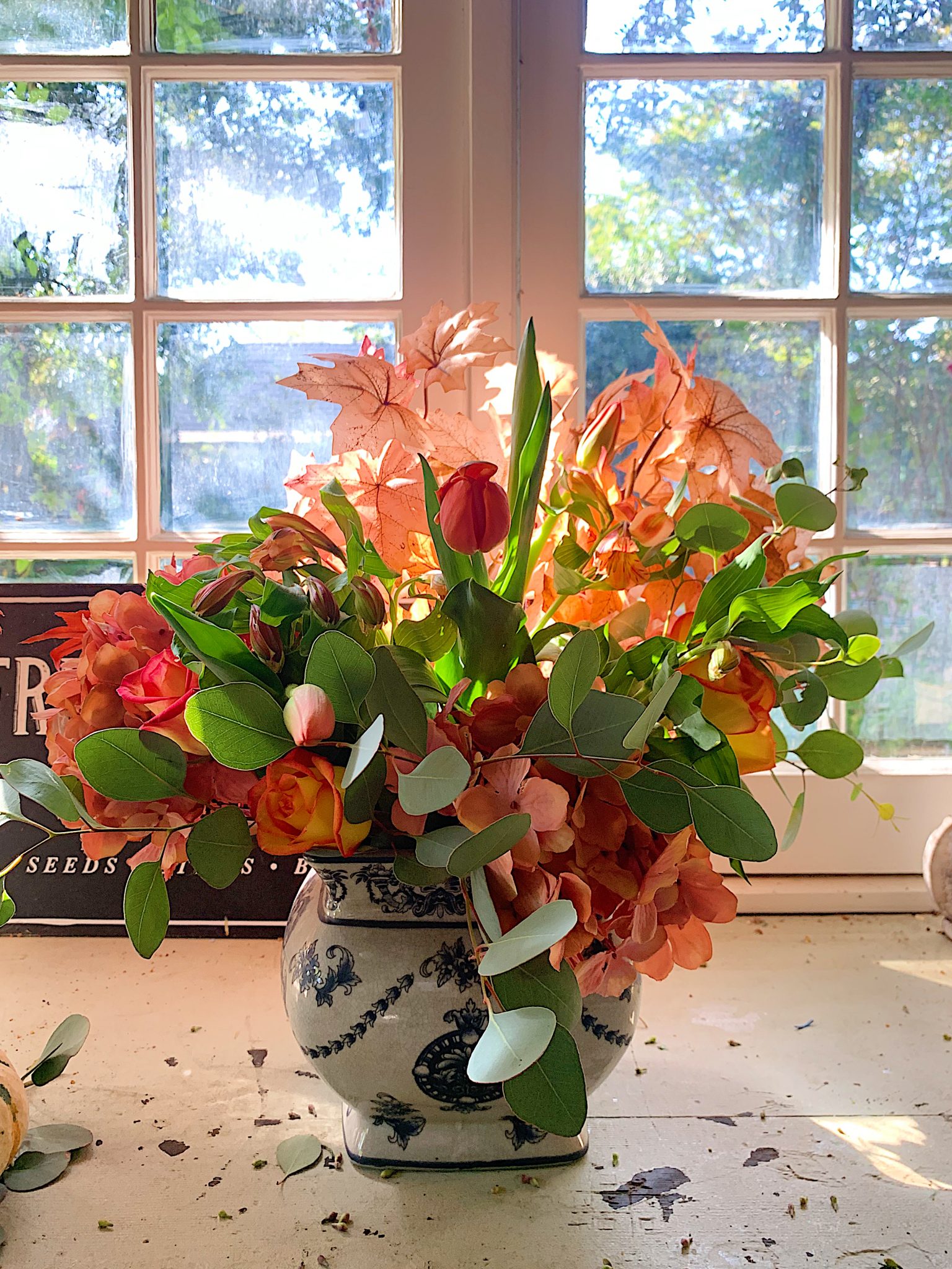 Easy Thanksgiving Fresh and Faux Flower Arrangement 2
