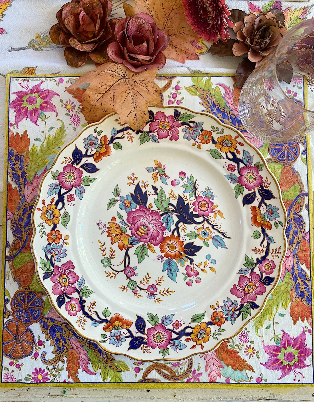 How to Decorate Wood Charger Plates