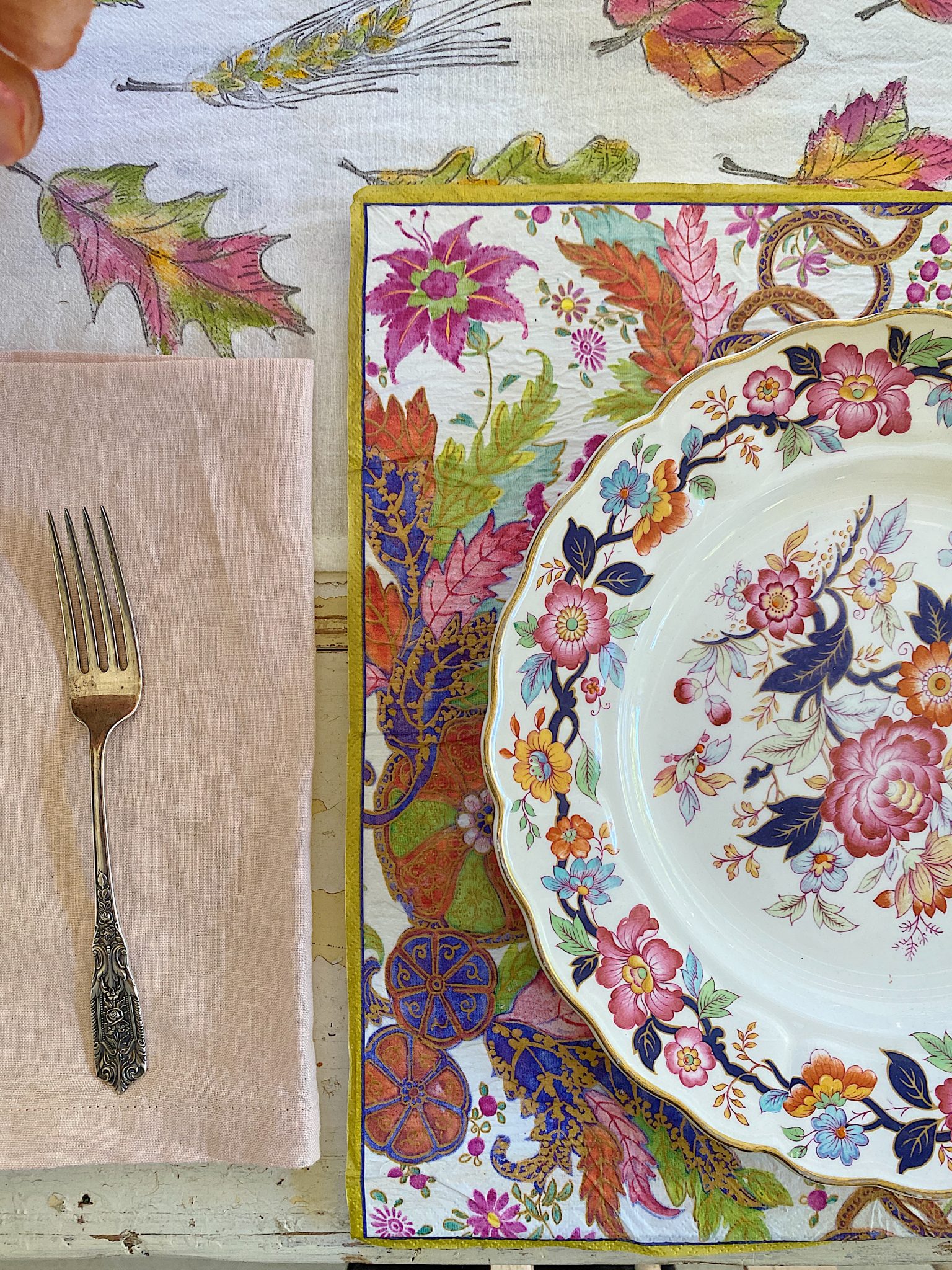 How to Decorate Wood Charger Plates.