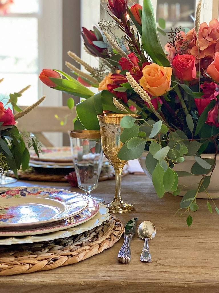 Thanksgiving Colors and Table Decor Ideas