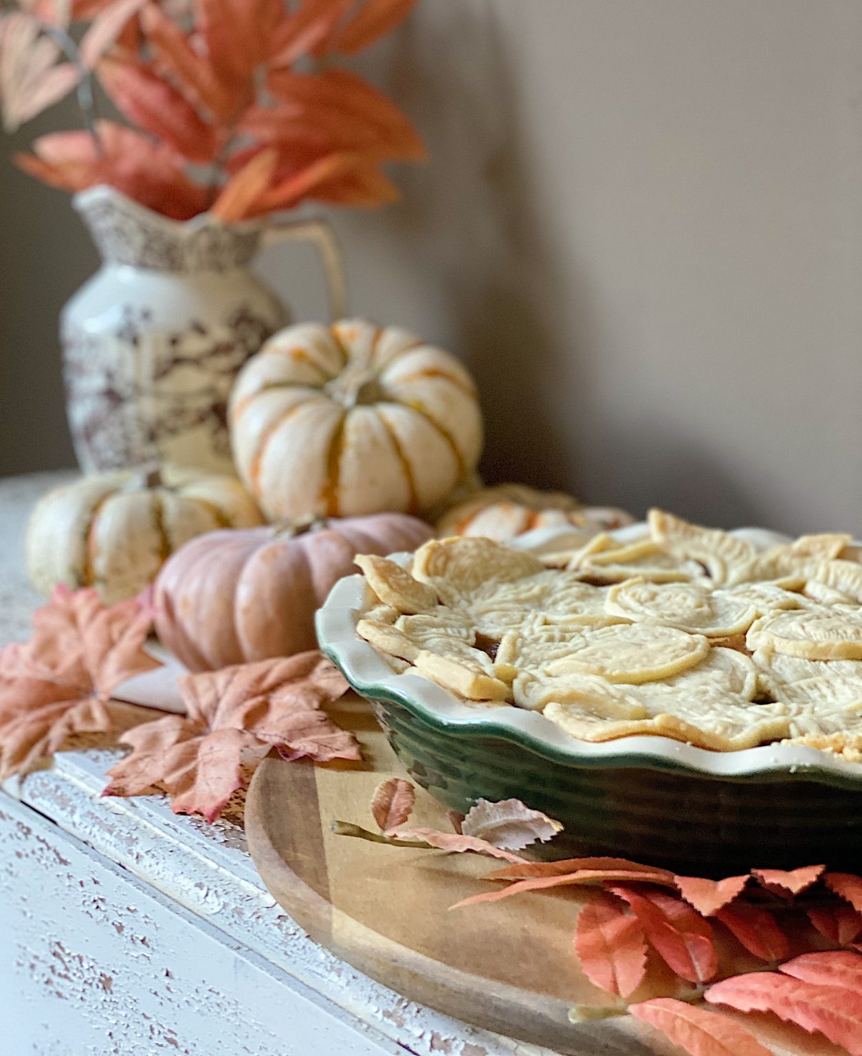 Warm Apple Pie with Stamped Delicious Crust