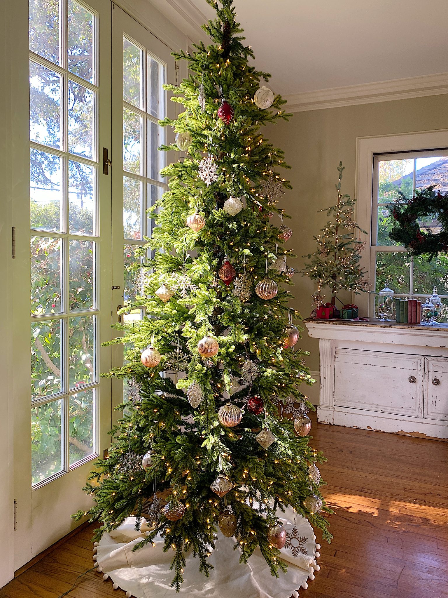 Balsm Hill Pre Lit 9 ft Christmas Tree