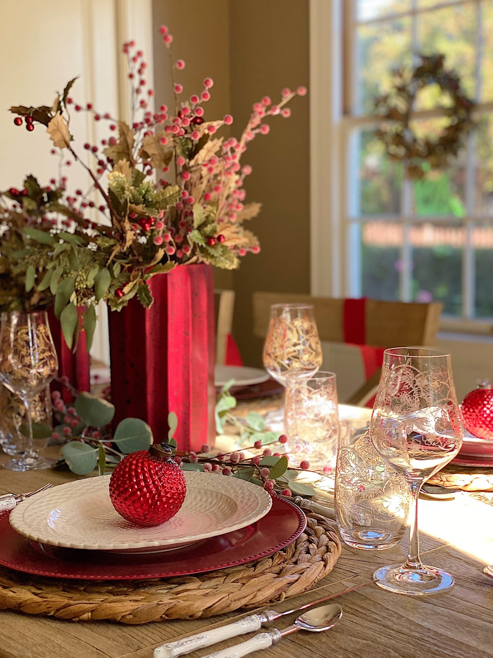 The Best Dining Room Christmas Decor - MY 100 YEAR OLD HOME