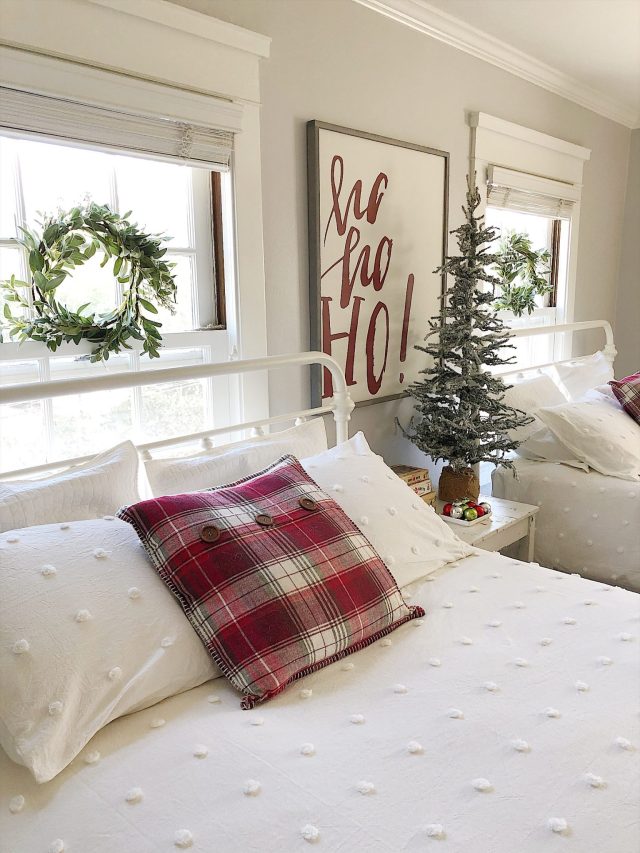 Christmas Bedroom Decor Ideas - MY 100 YEAR OLD HOME