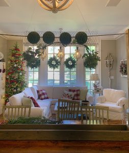 Christmas Centerpiece with Hanging Flowers - MY 100 YEAR OLD HOME