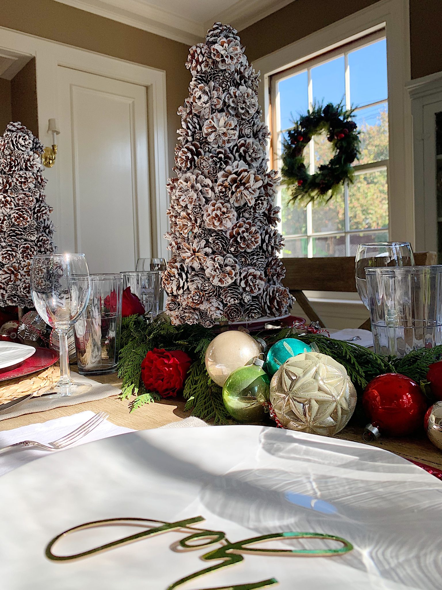 Making Spirits Bright Dining Room