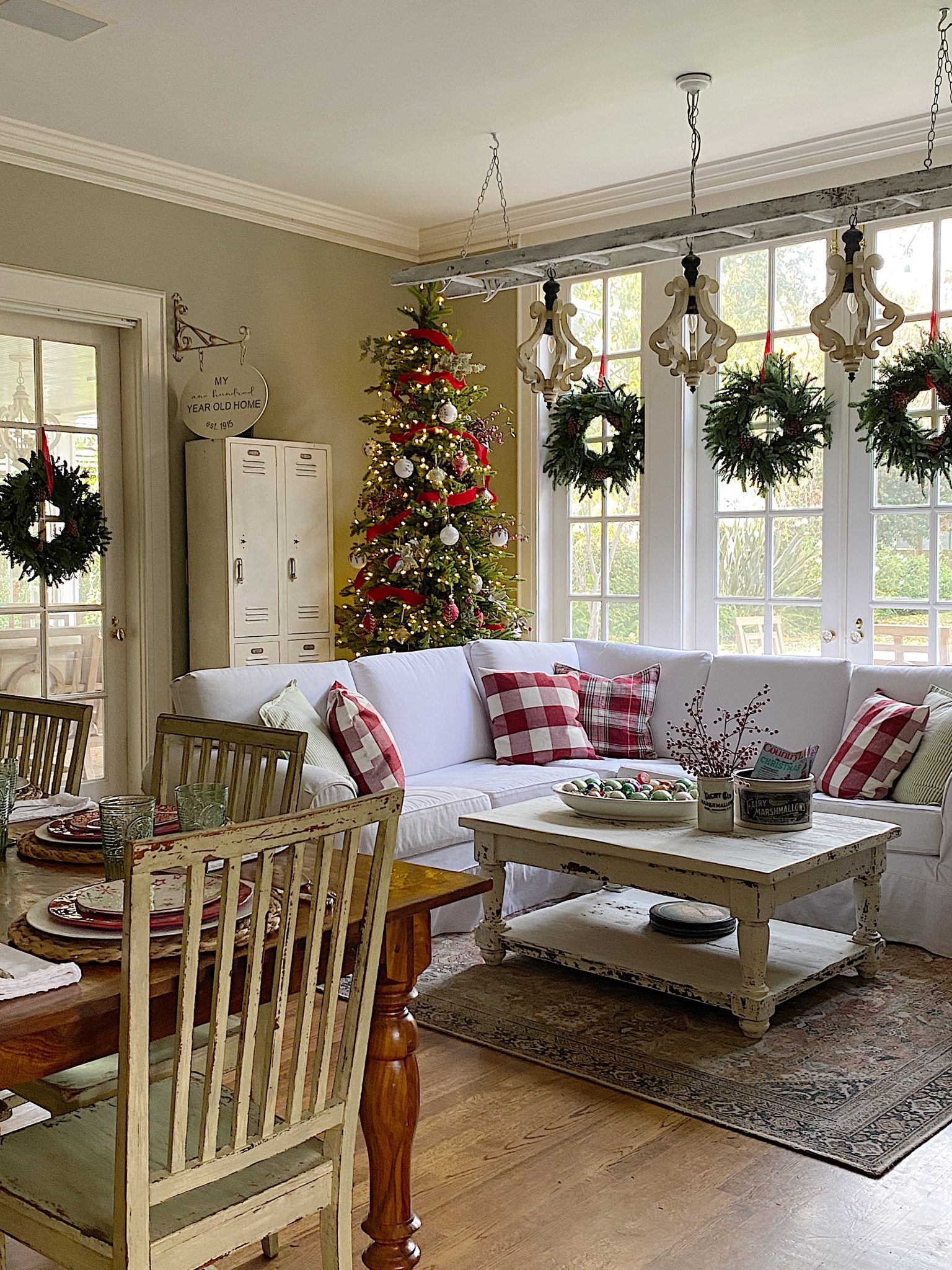 Christmas Family Room Home Tour
