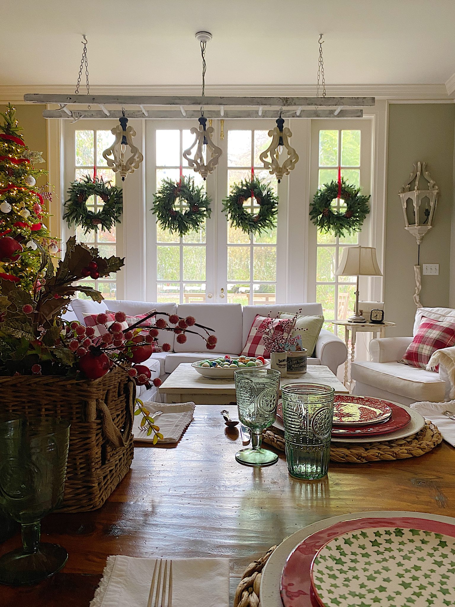 Christmas Family Room Home Tour