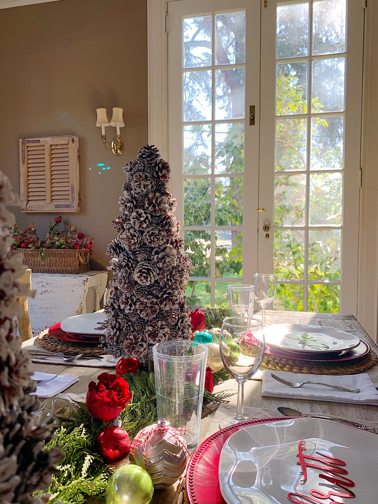 Making Spirits Bright Dining Room