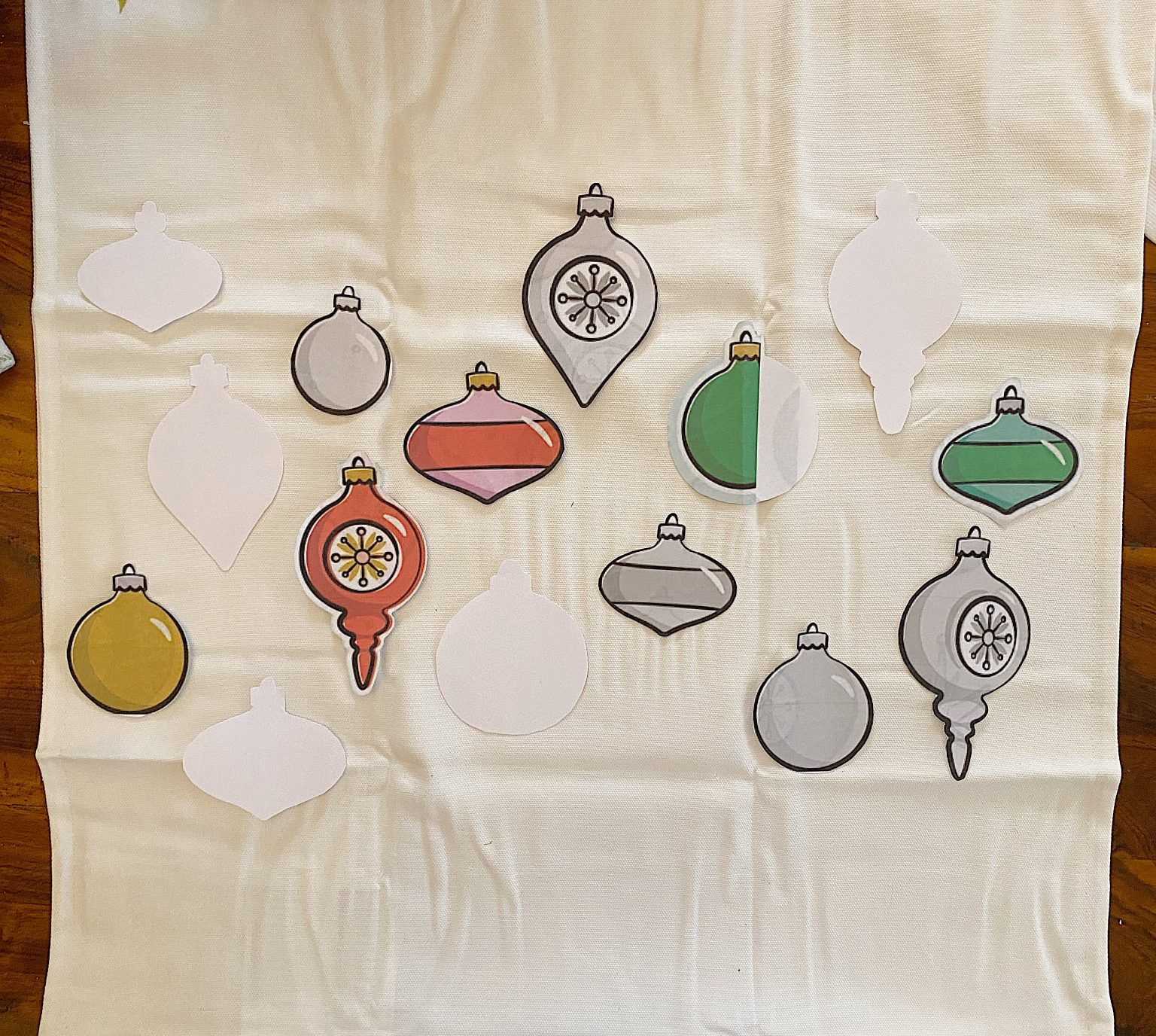 How to Make an Ornament Christmas Pillow 1