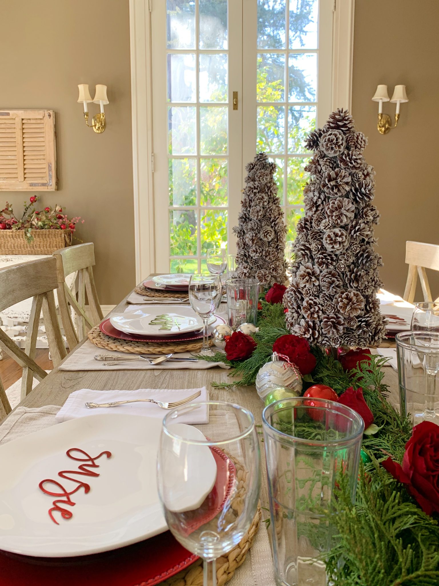 Making Spirits Bright Dining Room