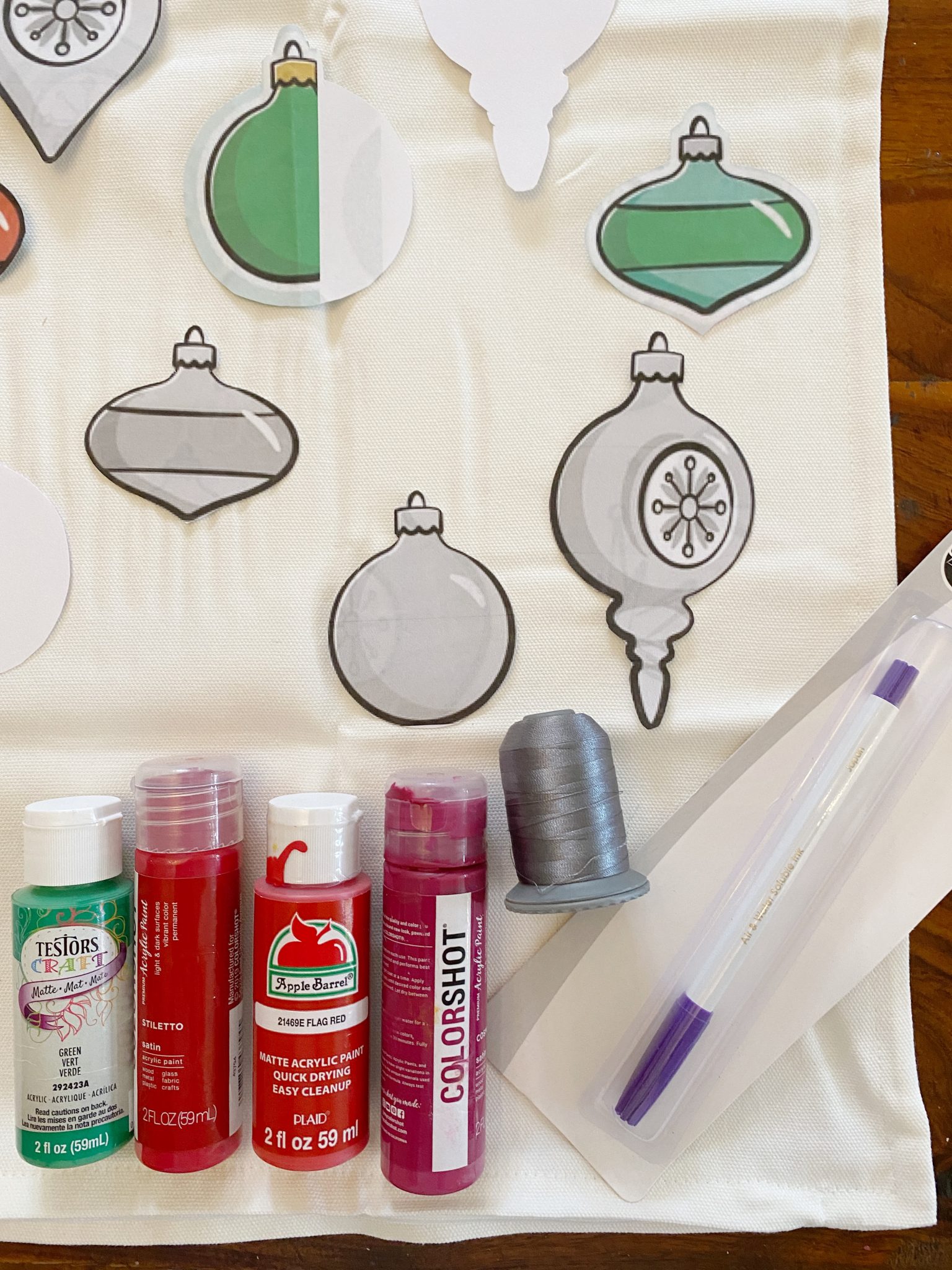 Materials to How to Make an Ornament Christmas Pillow