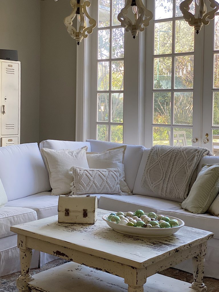 A Family Room Winter Color Palette