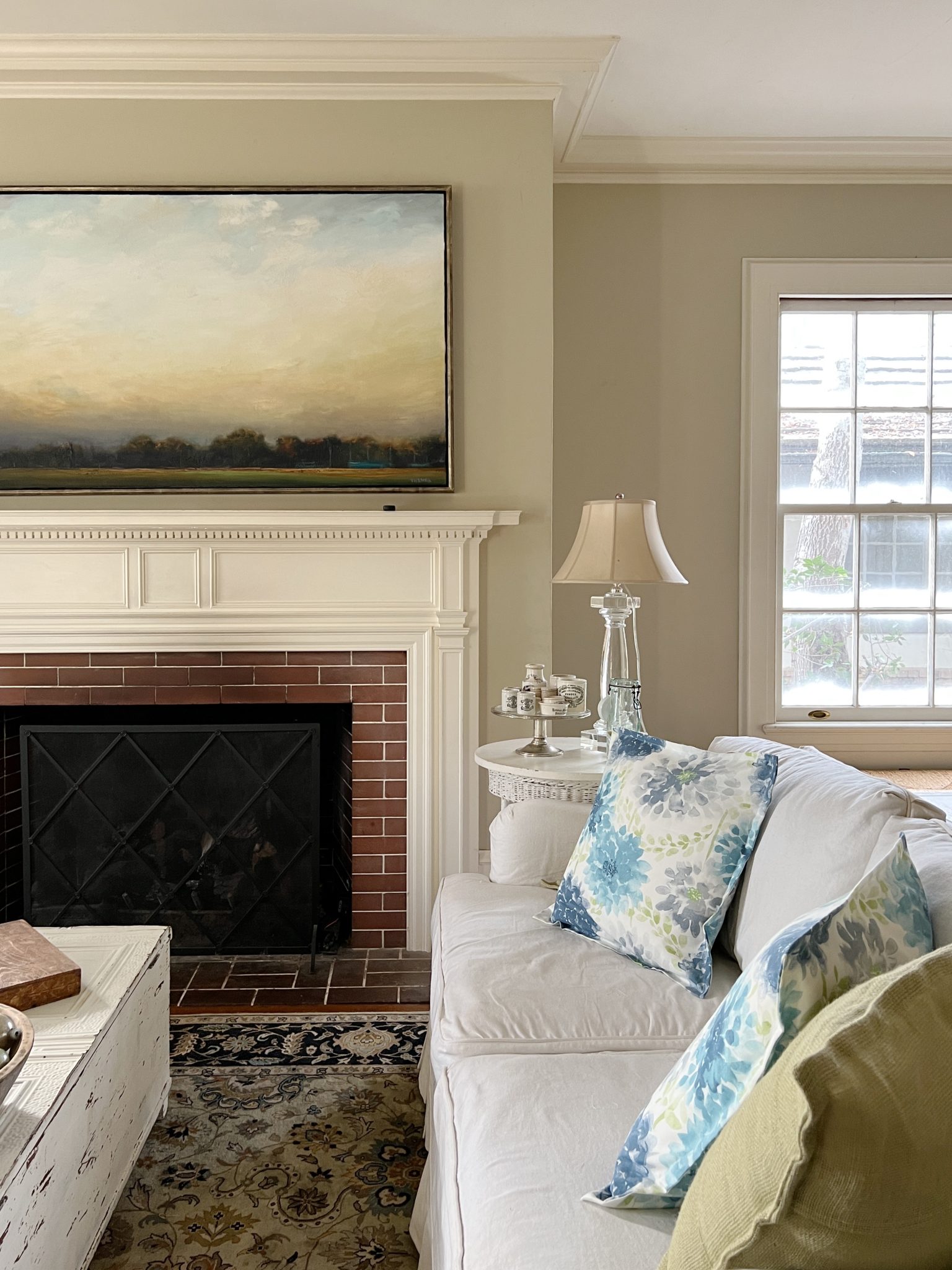 Farmhouse-Living-Room-Decor-Ideas-for-Winter.-1-4