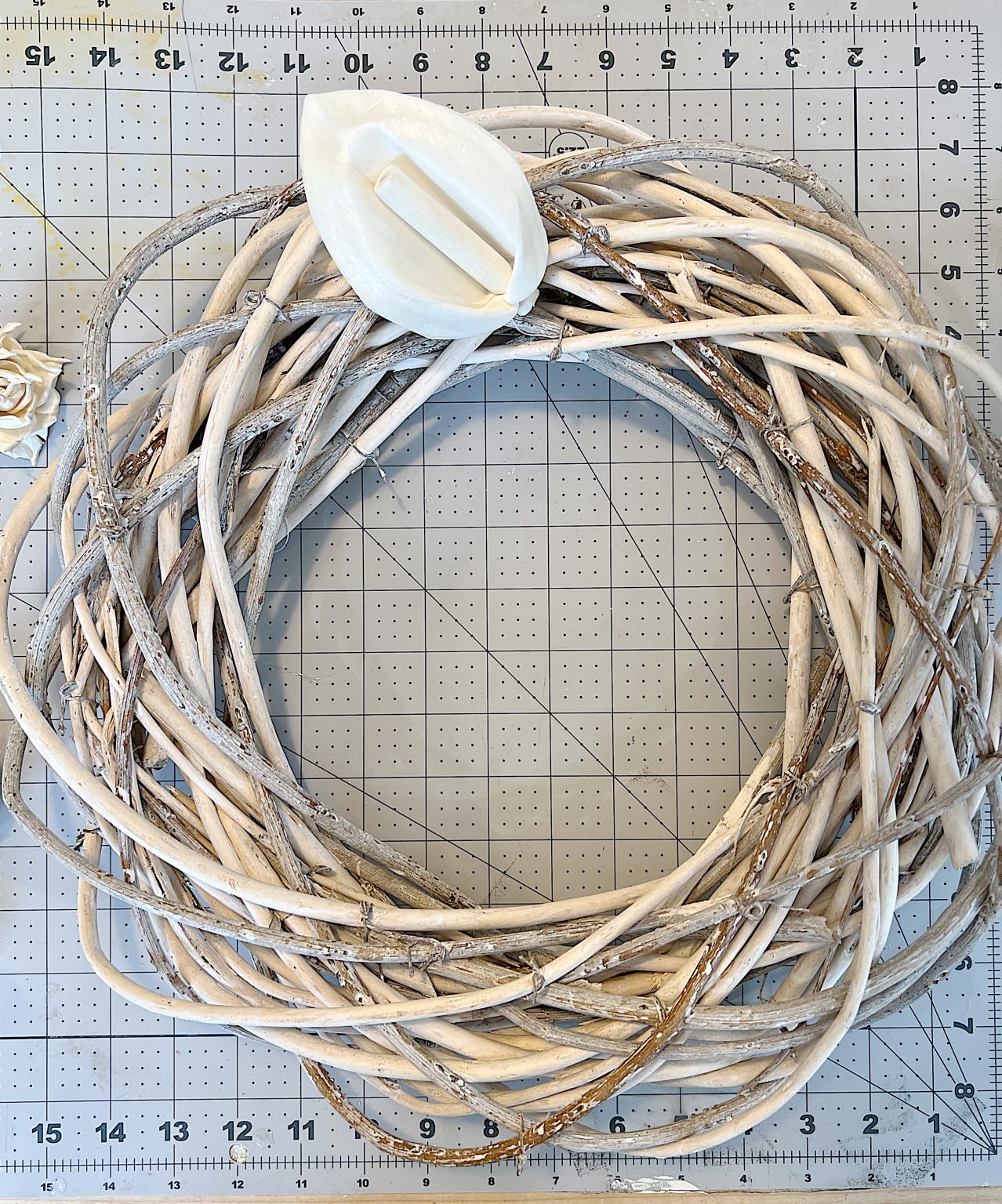 How to Make the Five Minute Winter Wreath