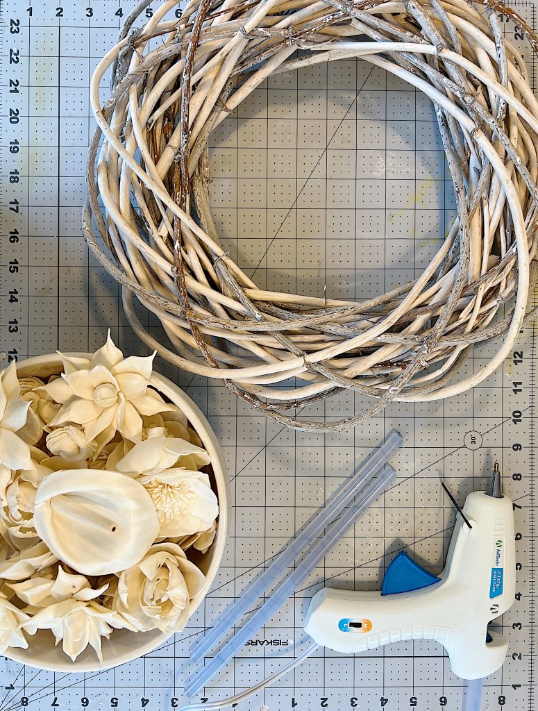 Materials to Make The Winter Wreath