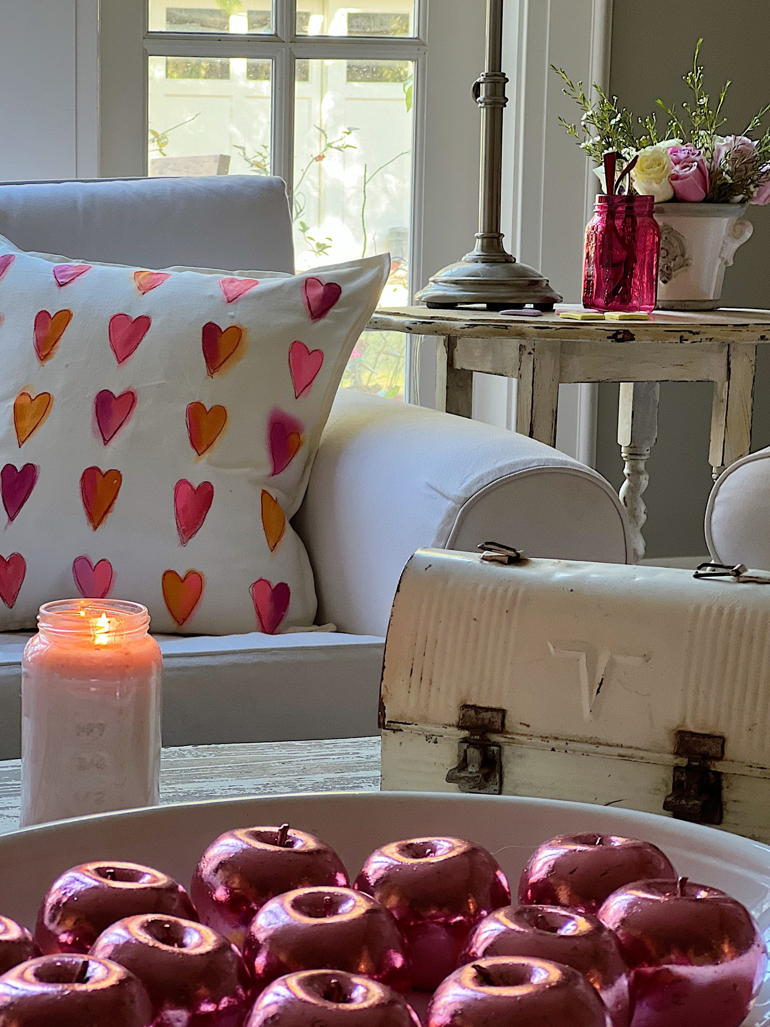 Valentine Pink Decor Family Room Ideas