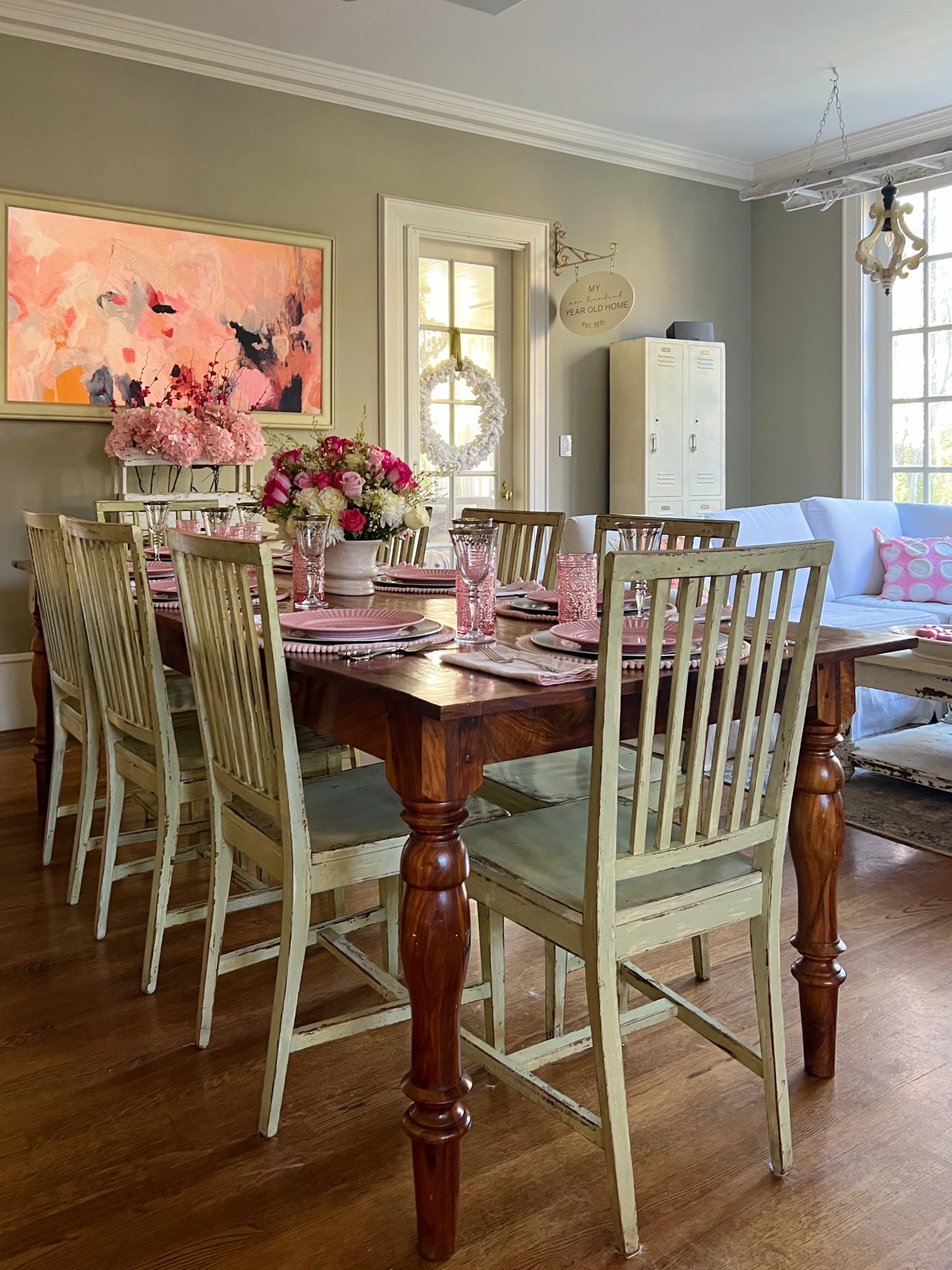 Valentine Pink Decor Family Room Ideas